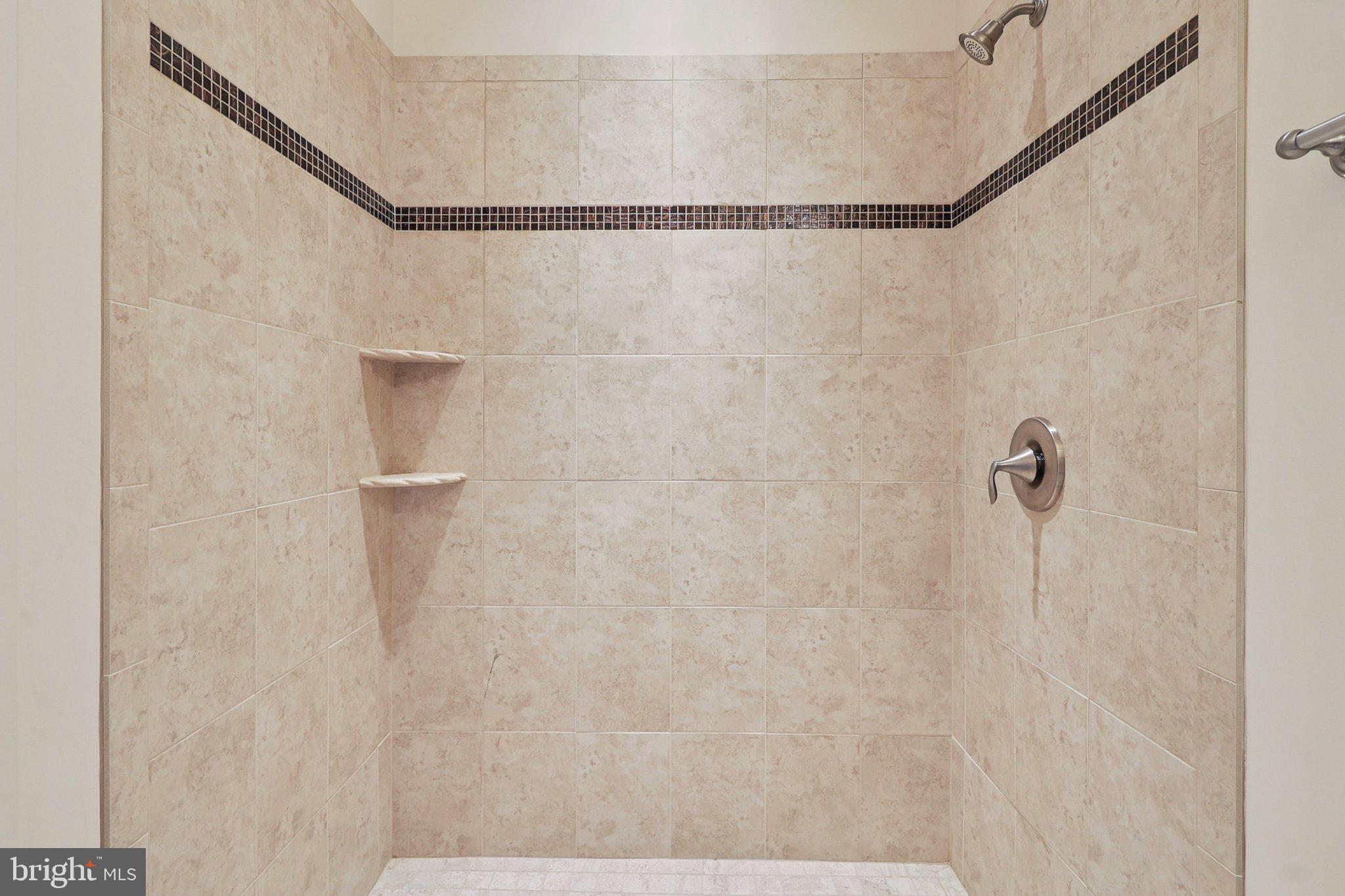 WOODMORE-RESUB-PLAT 5> - Residential