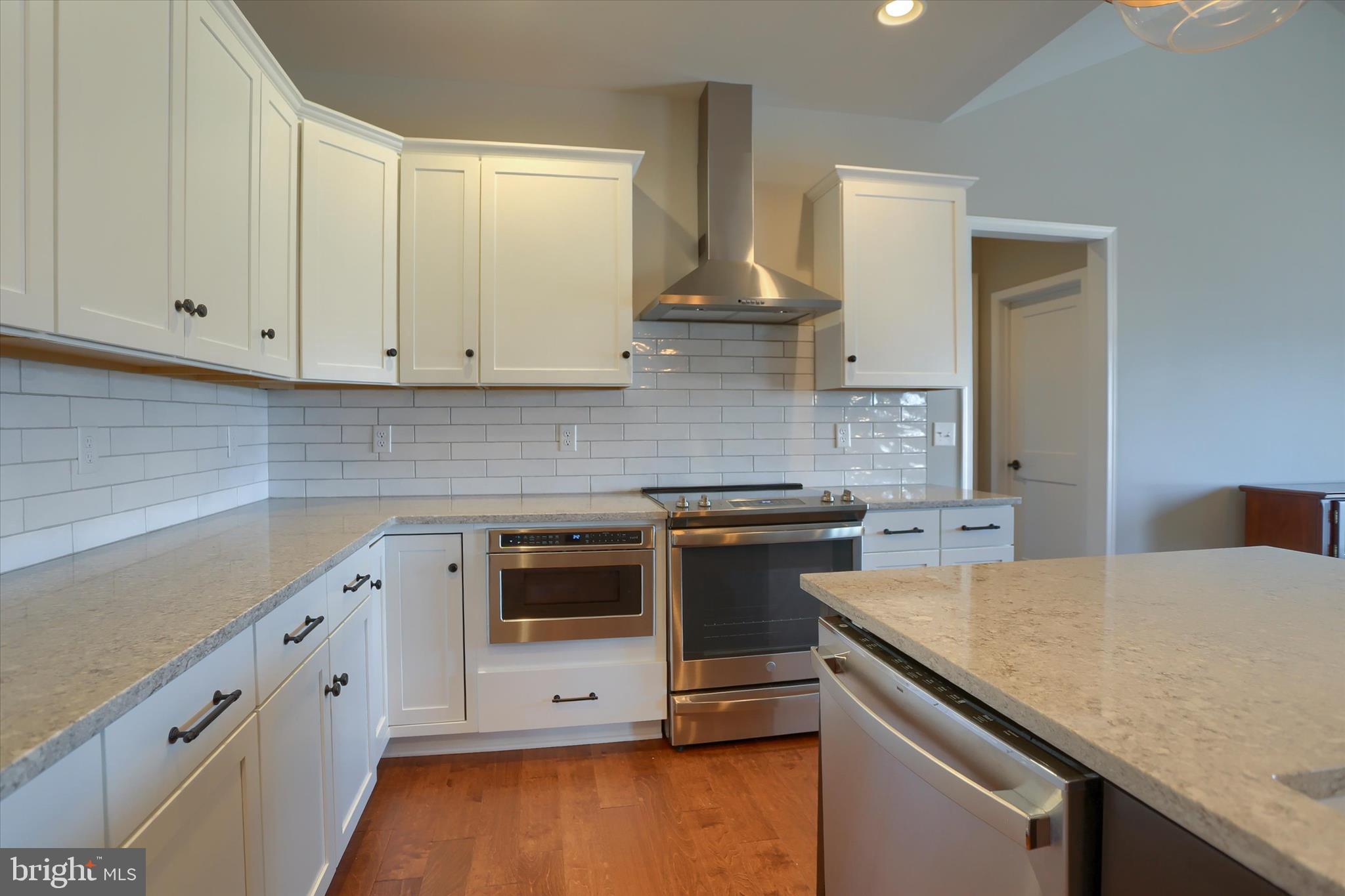 ROCKVILLE ESTATES - Residential