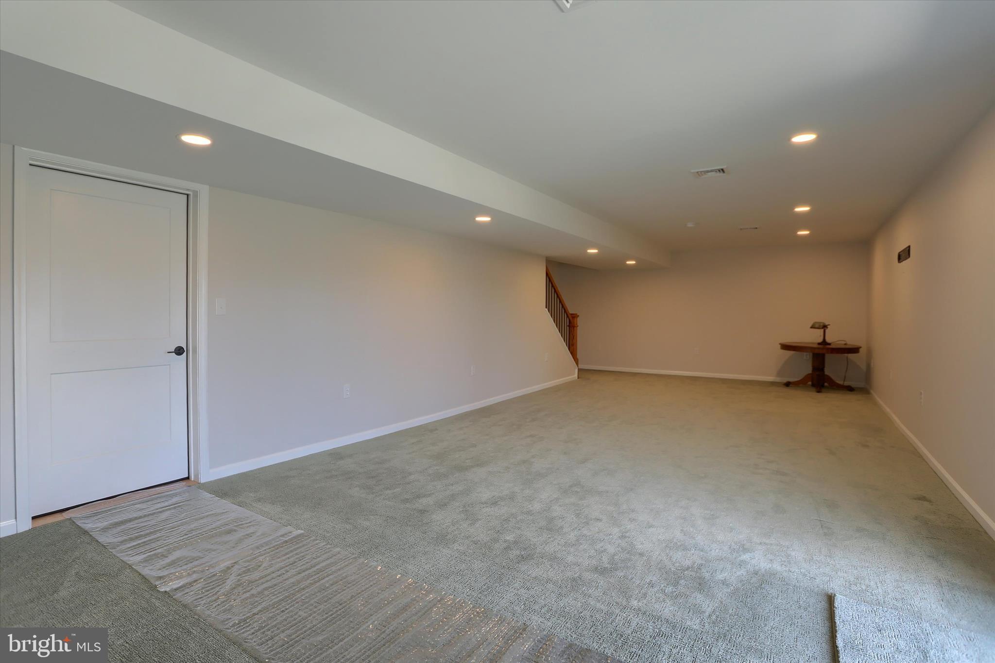 ROCKVILLE ESTATES - Residential