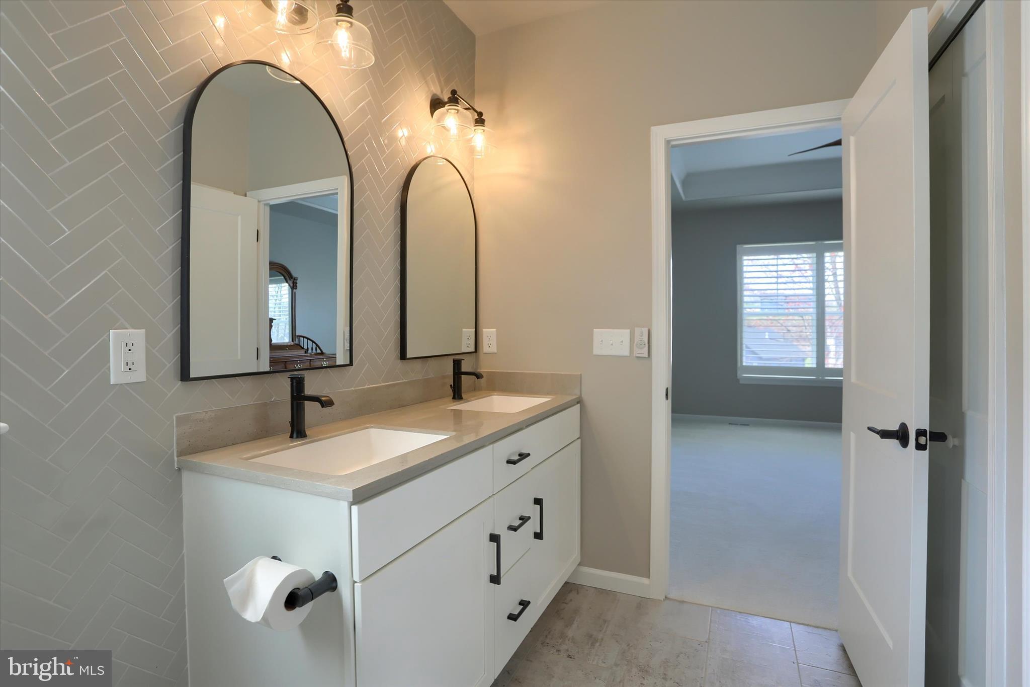 ROCKVILLE ESTATES - Residential