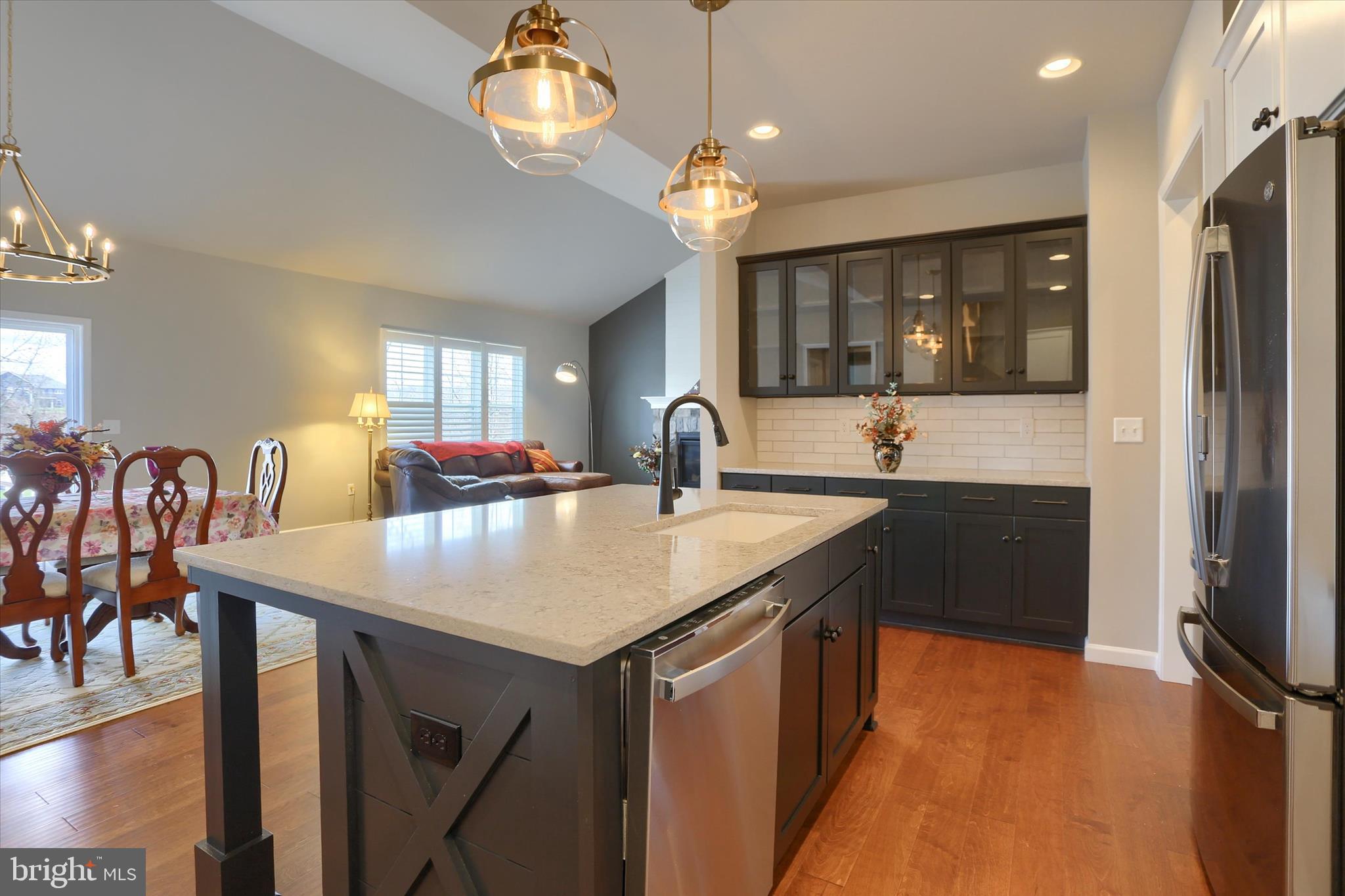 ROCKVILLE ESTATES - Residential