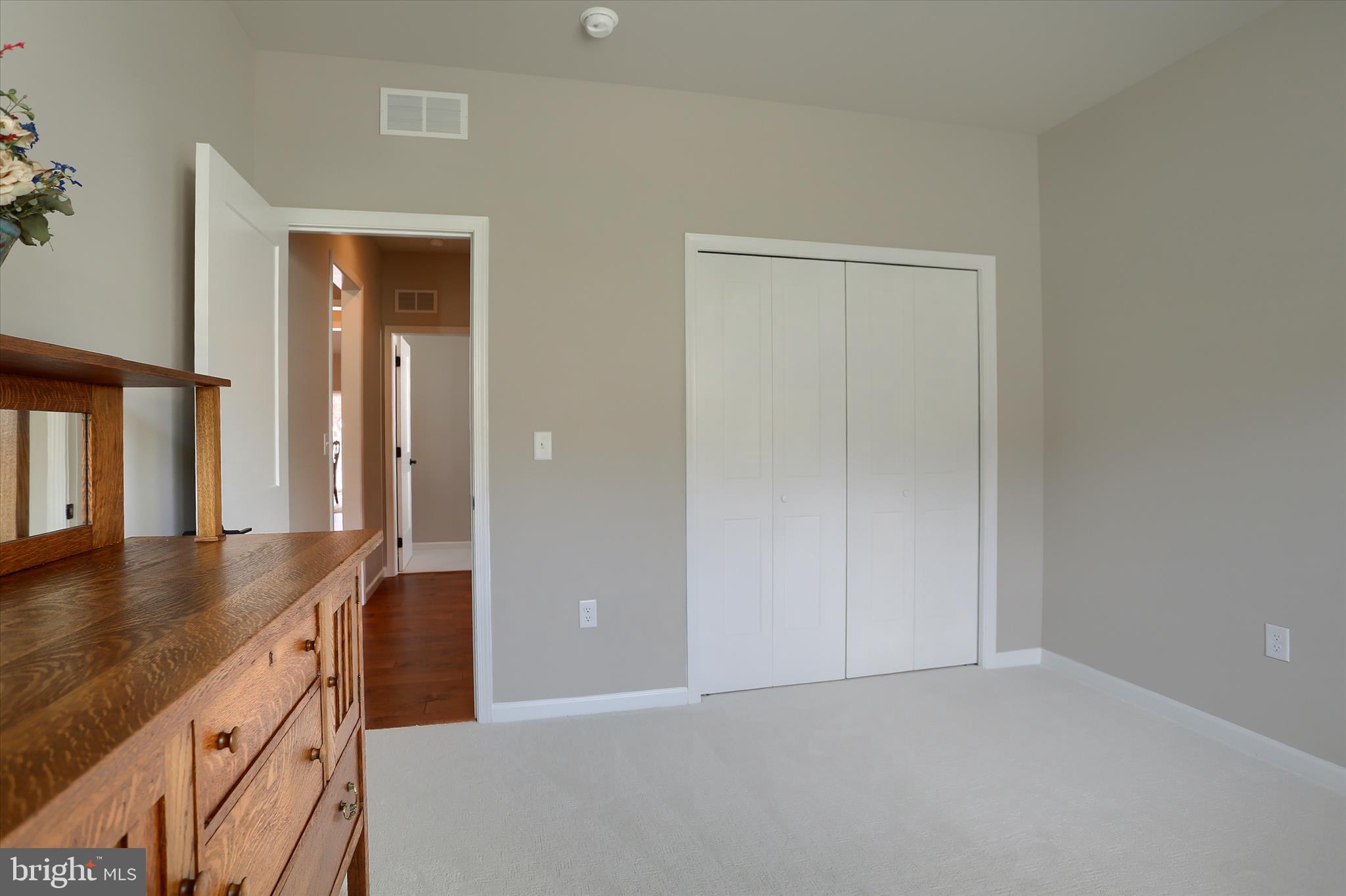 ROCKVILLE ESTATES - Residential