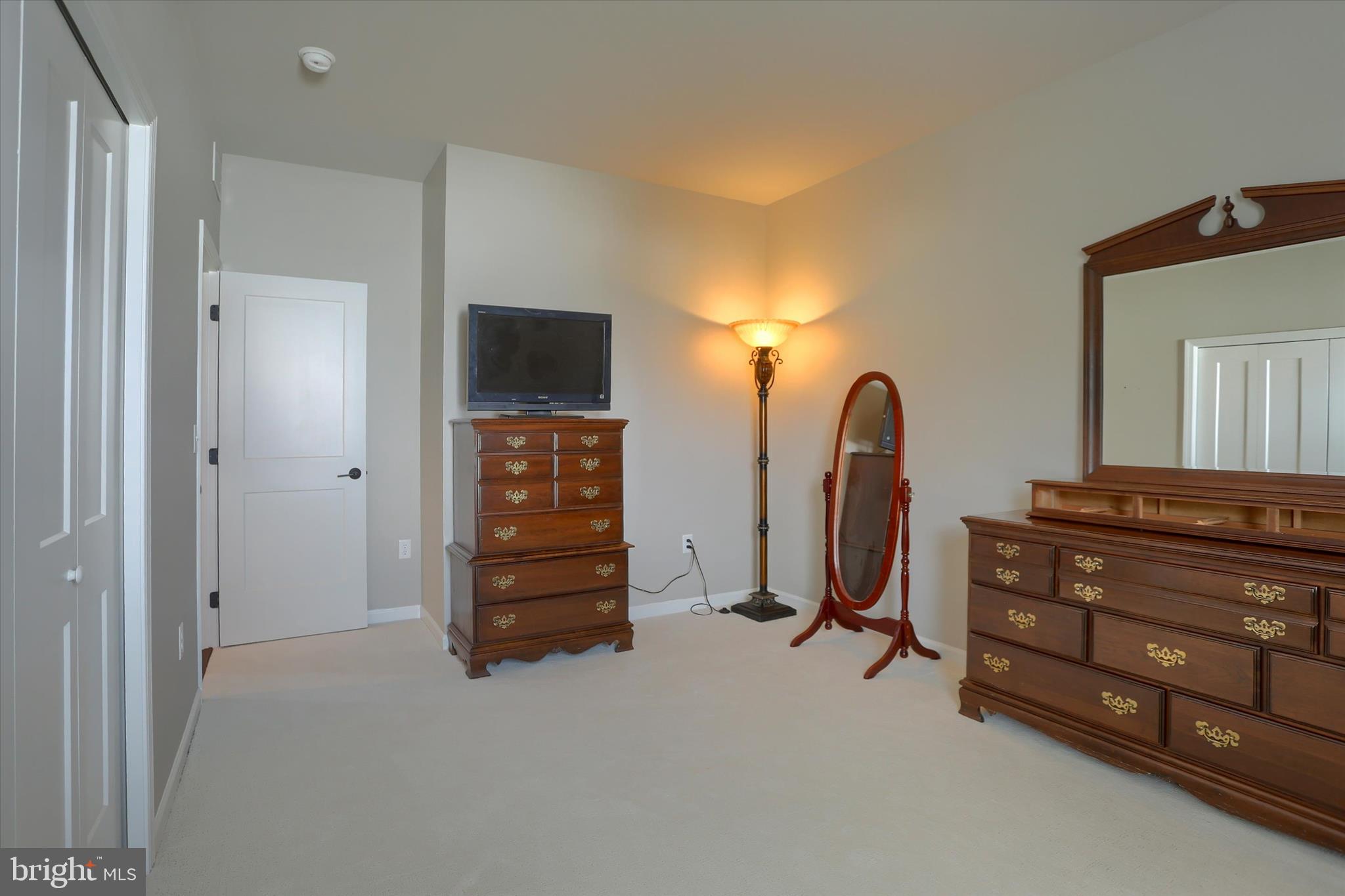 ROCKVILLE ESTATES - Residential