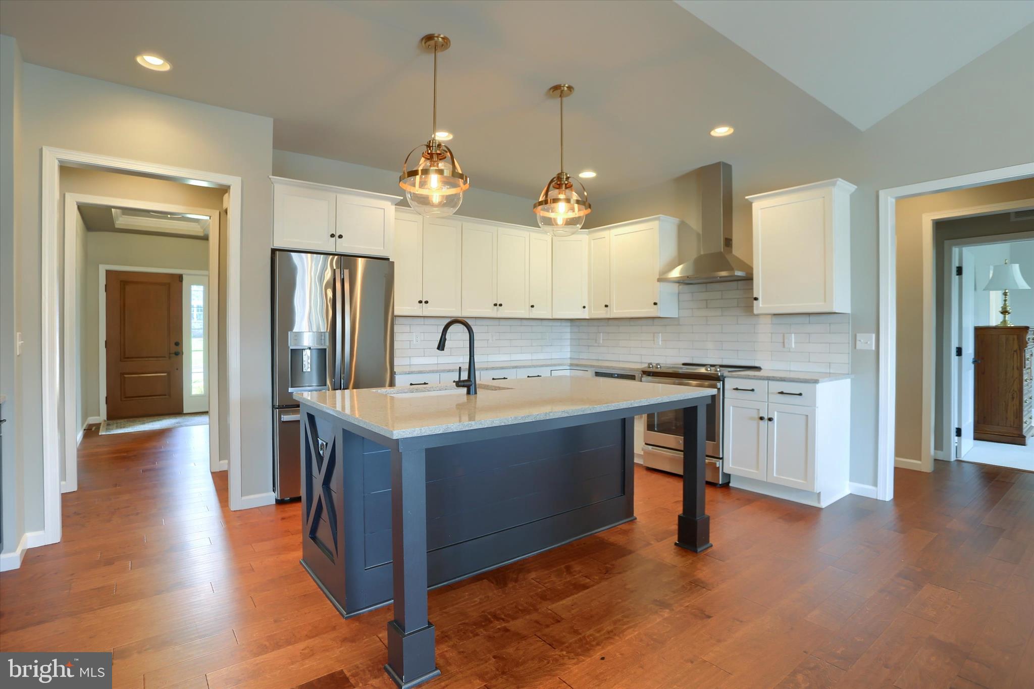 ROCKVILLE ESTATES - Residential