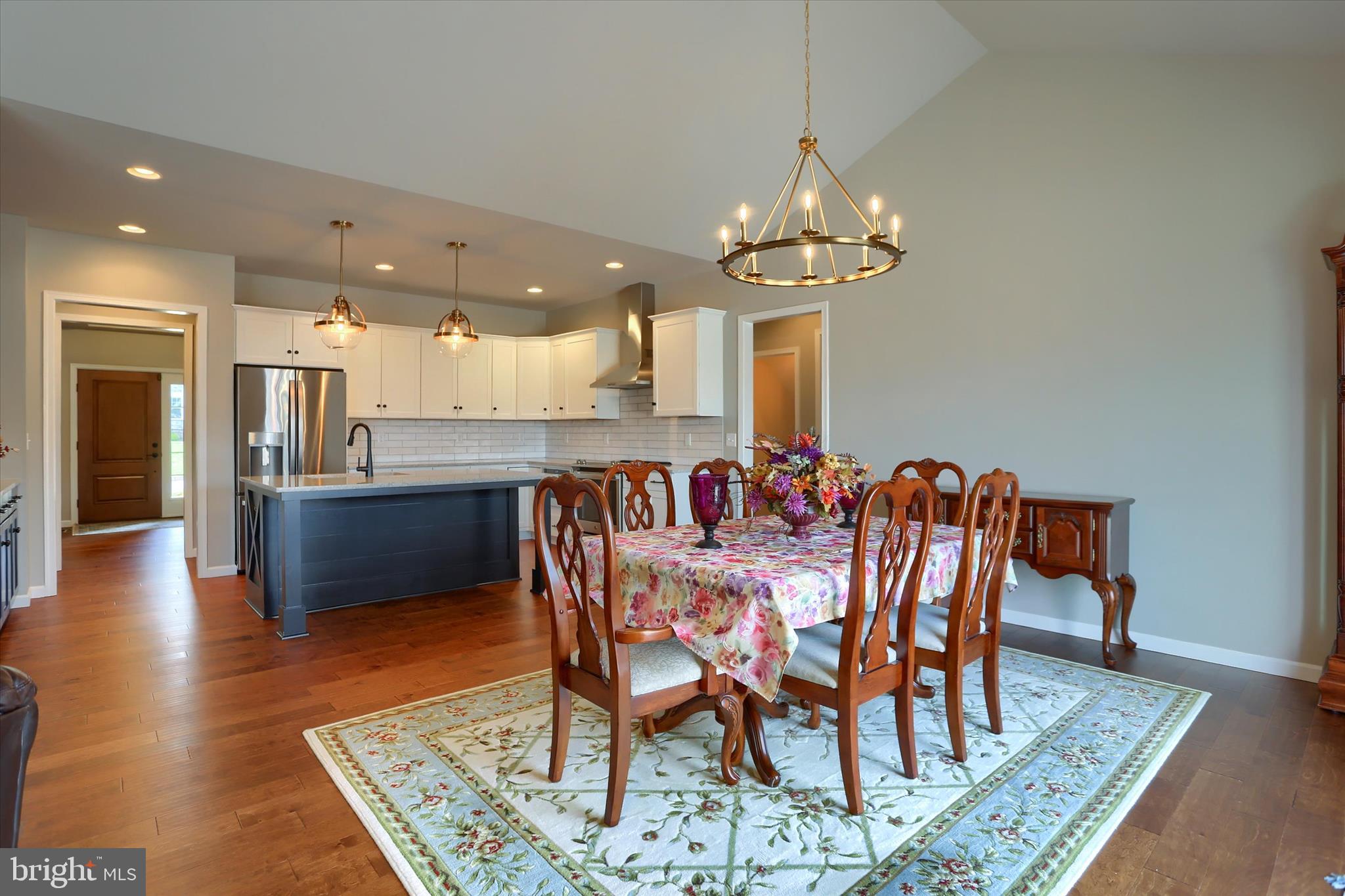 ROCKVILLE ESTATES - Residential