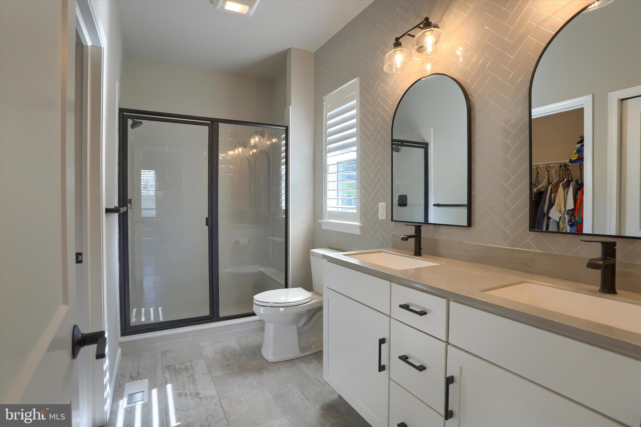 ROCKVILLE ESTATES - Residential