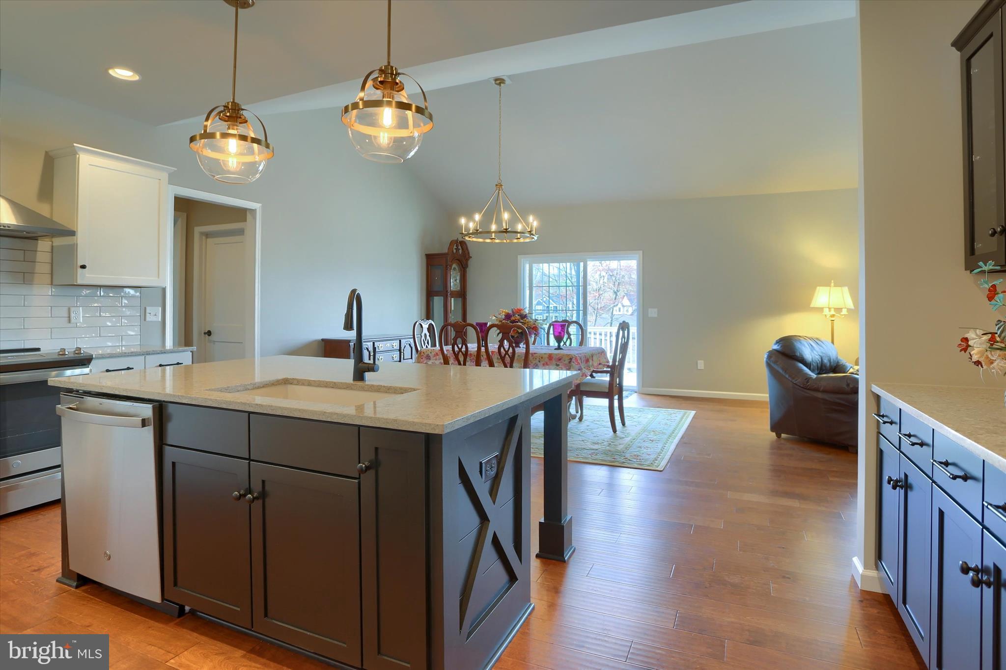 ROCKVILLE ESTATES - Residential