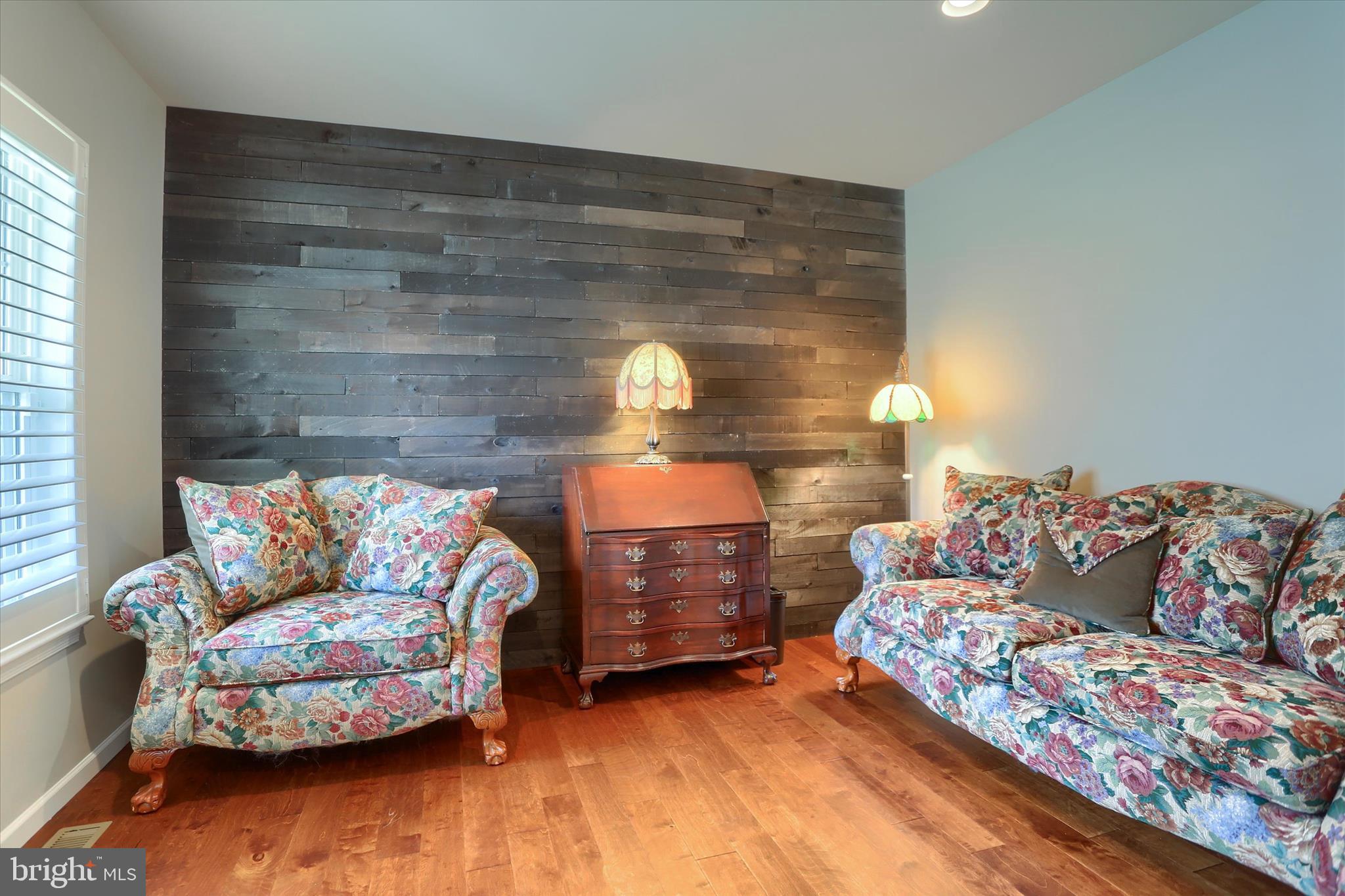 ROCKVILLE ESTATES - Residential