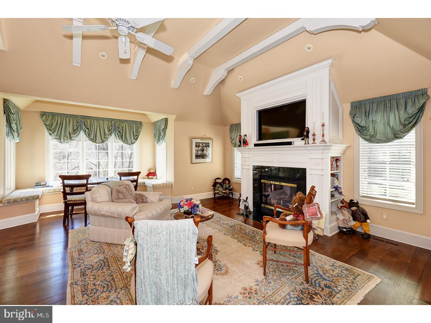 GLADWYNE - Residential