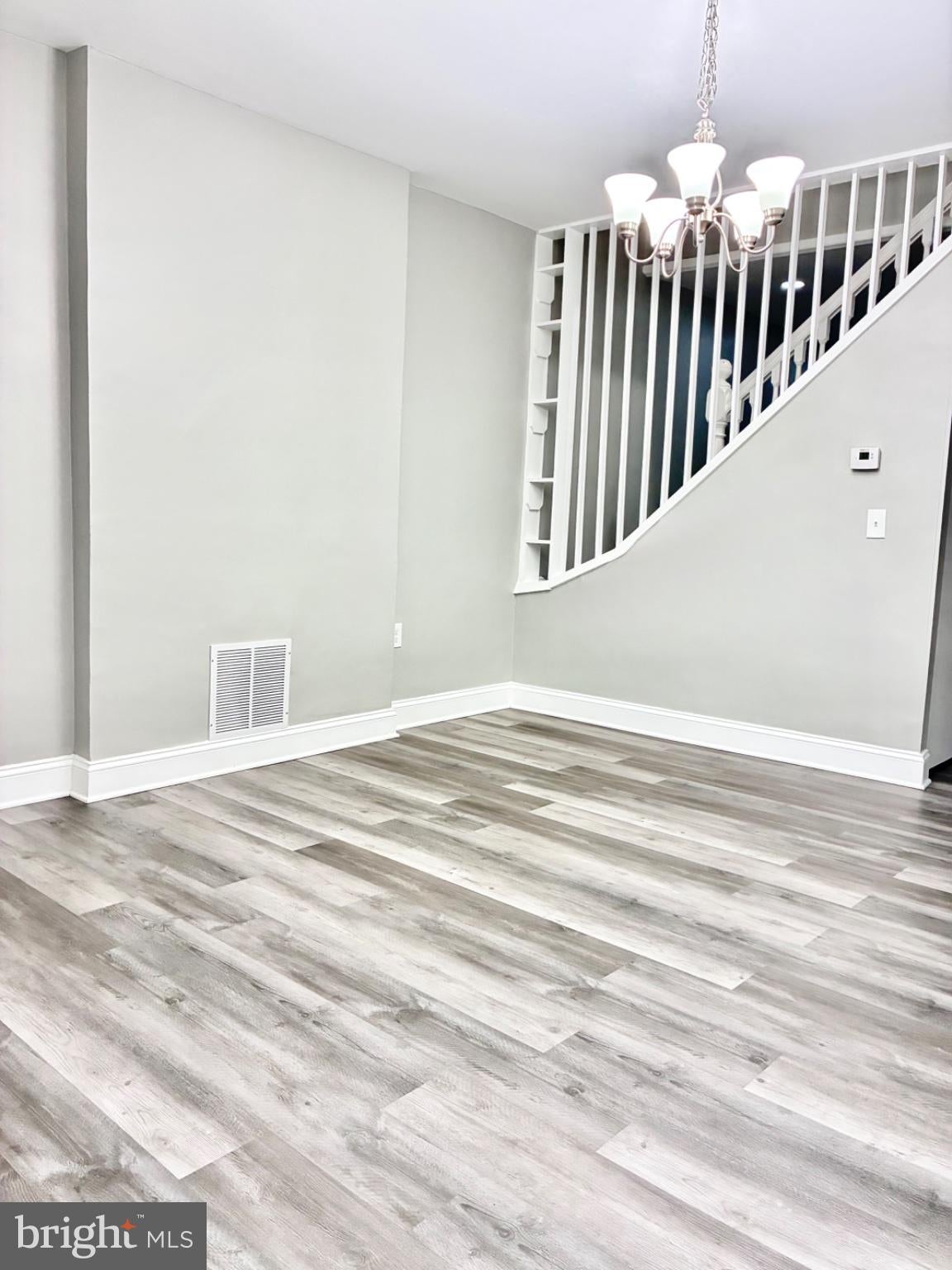 850 W 35TH STREET