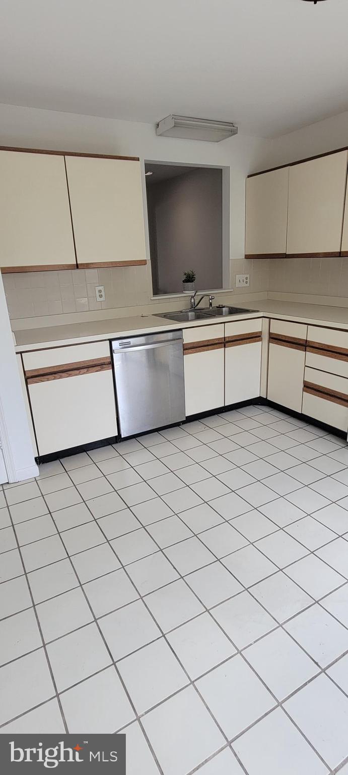 SUTTON GREEN - Residential