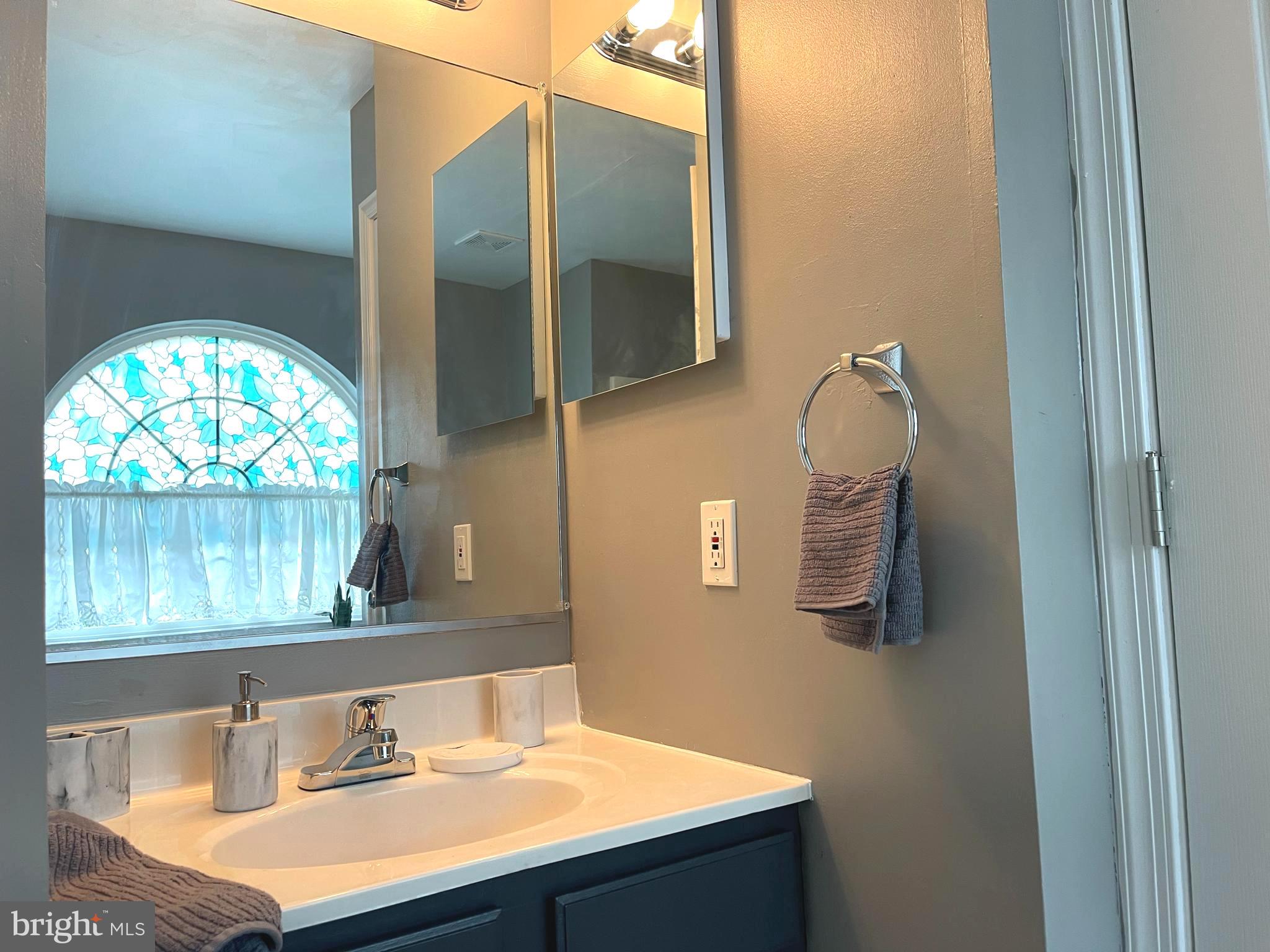 HUNTING QUARTERS - Residential