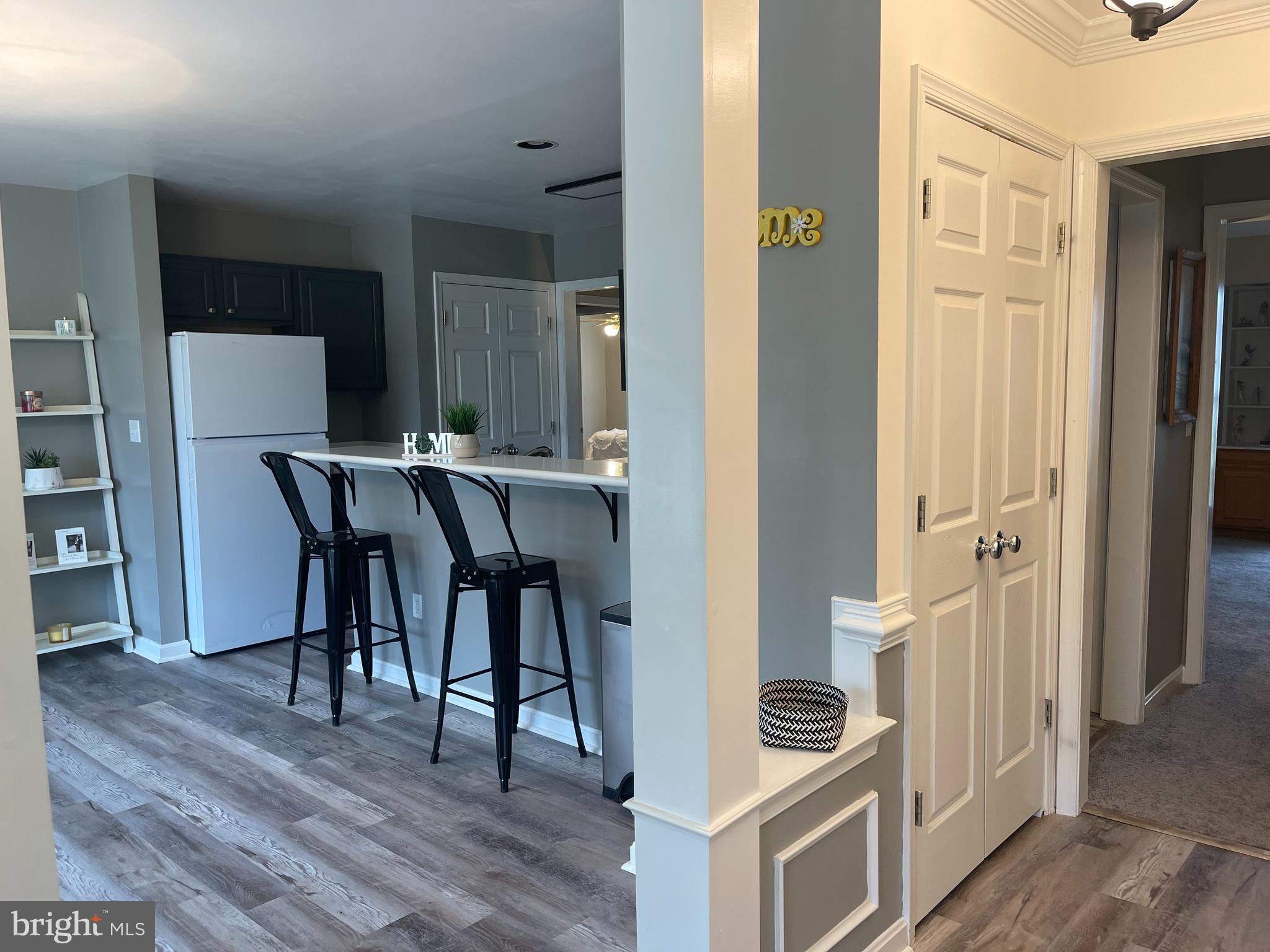 HUNTING QUARTERS - Residential