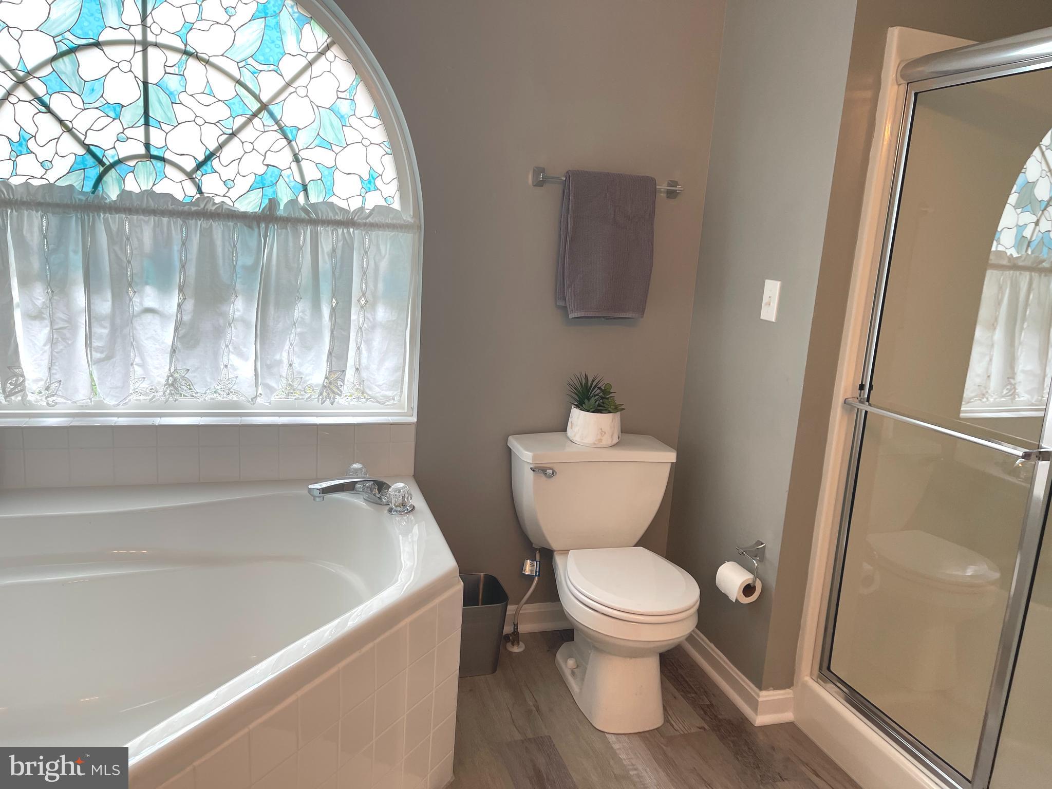 HUNTING QUARTERS - Residential