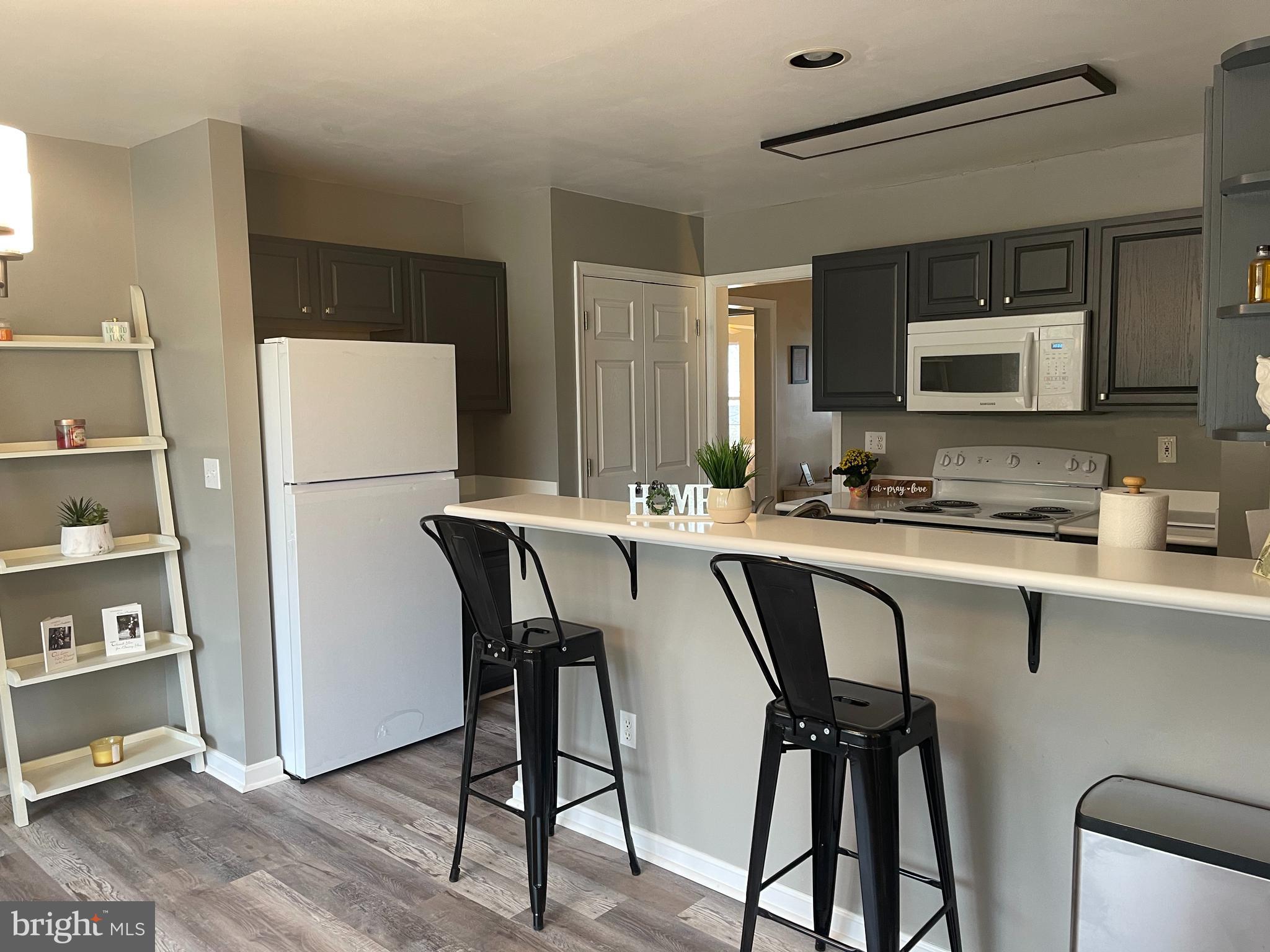 HUNTING QUARTERS - Residential