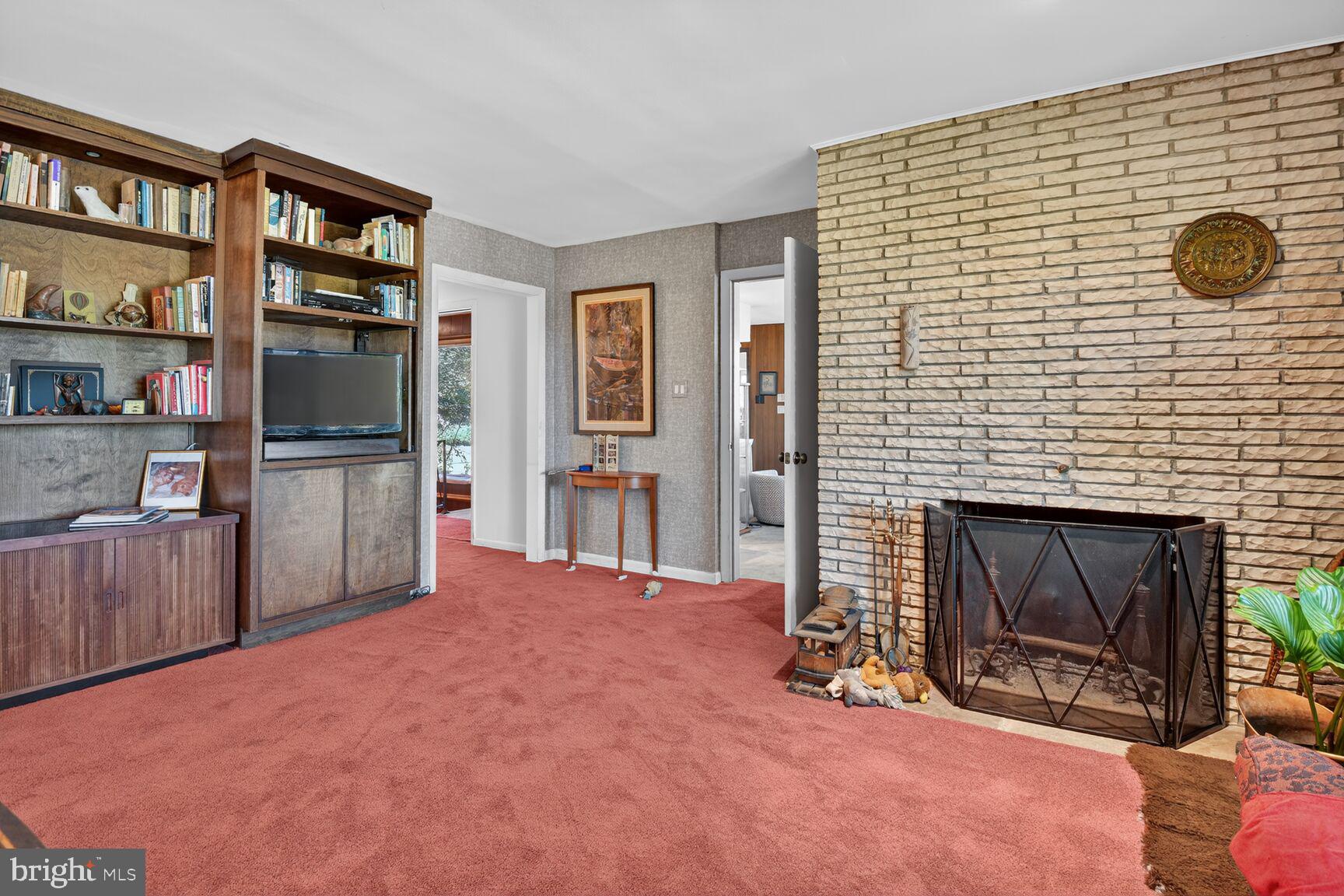 DUNLOP HILLS - Residential