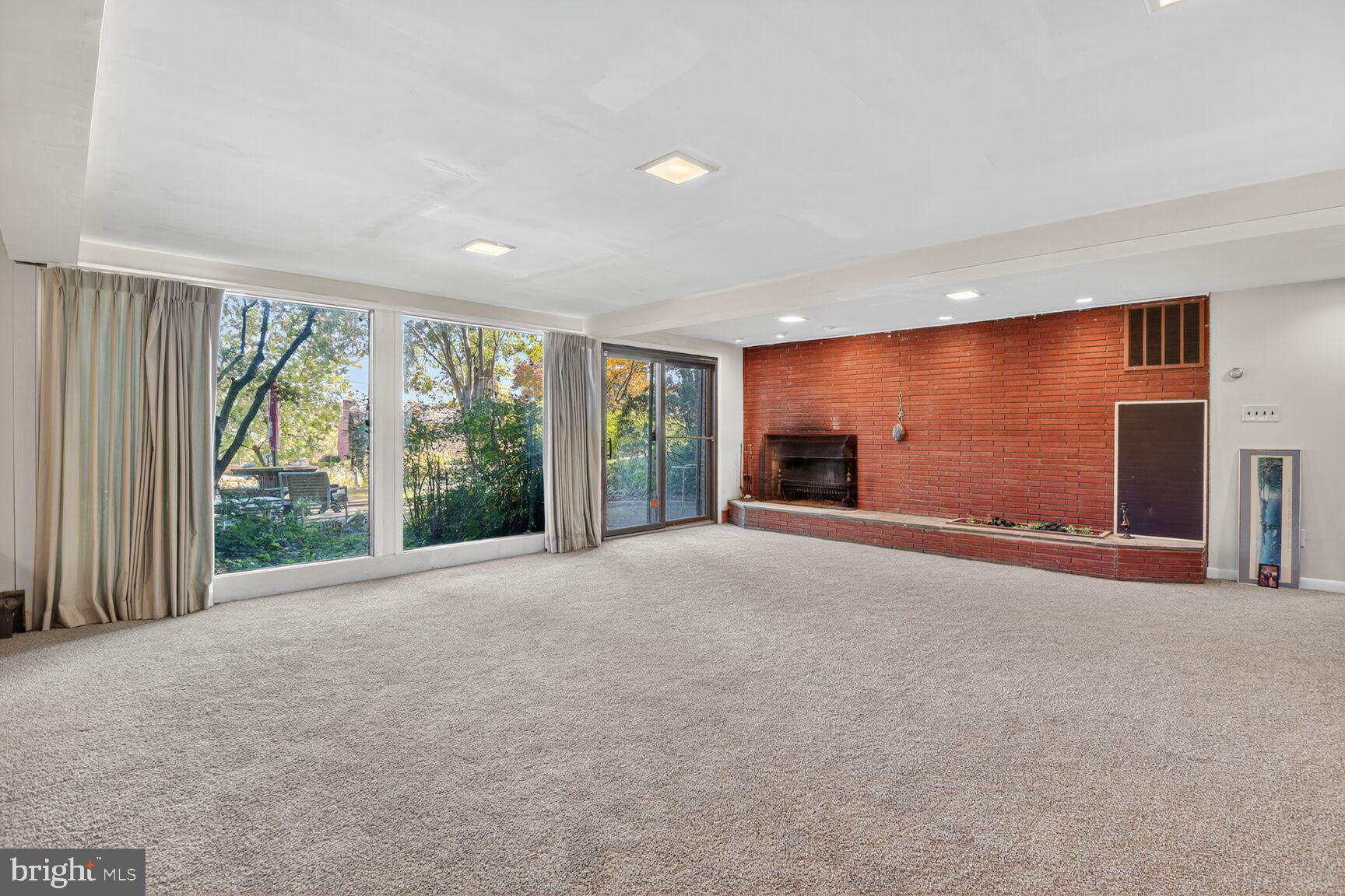 DUNLOP HILLS - Residential