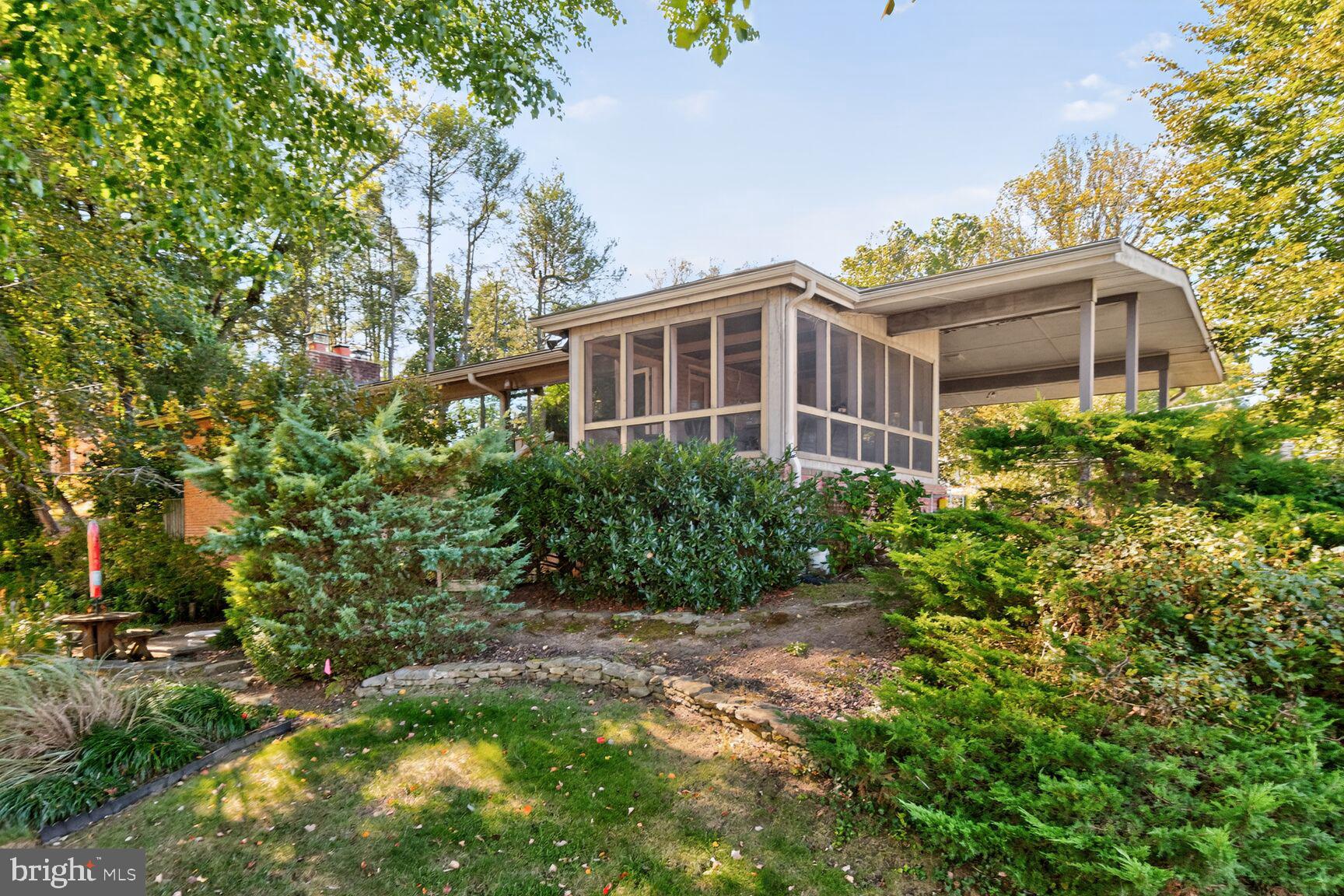 DUNLOP HILLS - Residential