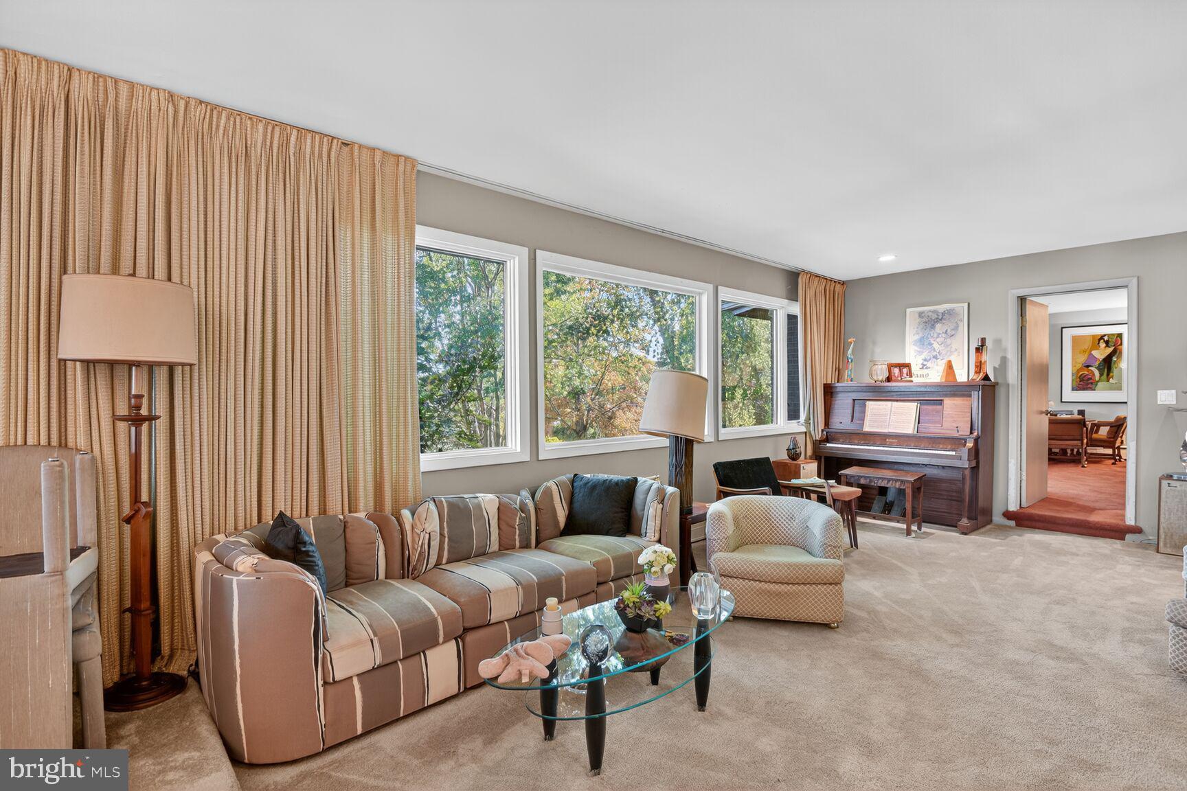 3200 PAULINE DRIVE