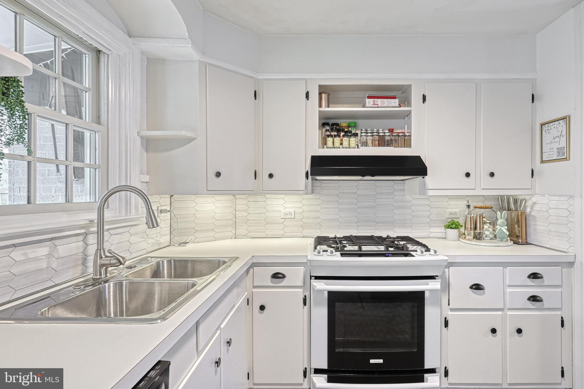 BEVERLY PARK - Residential