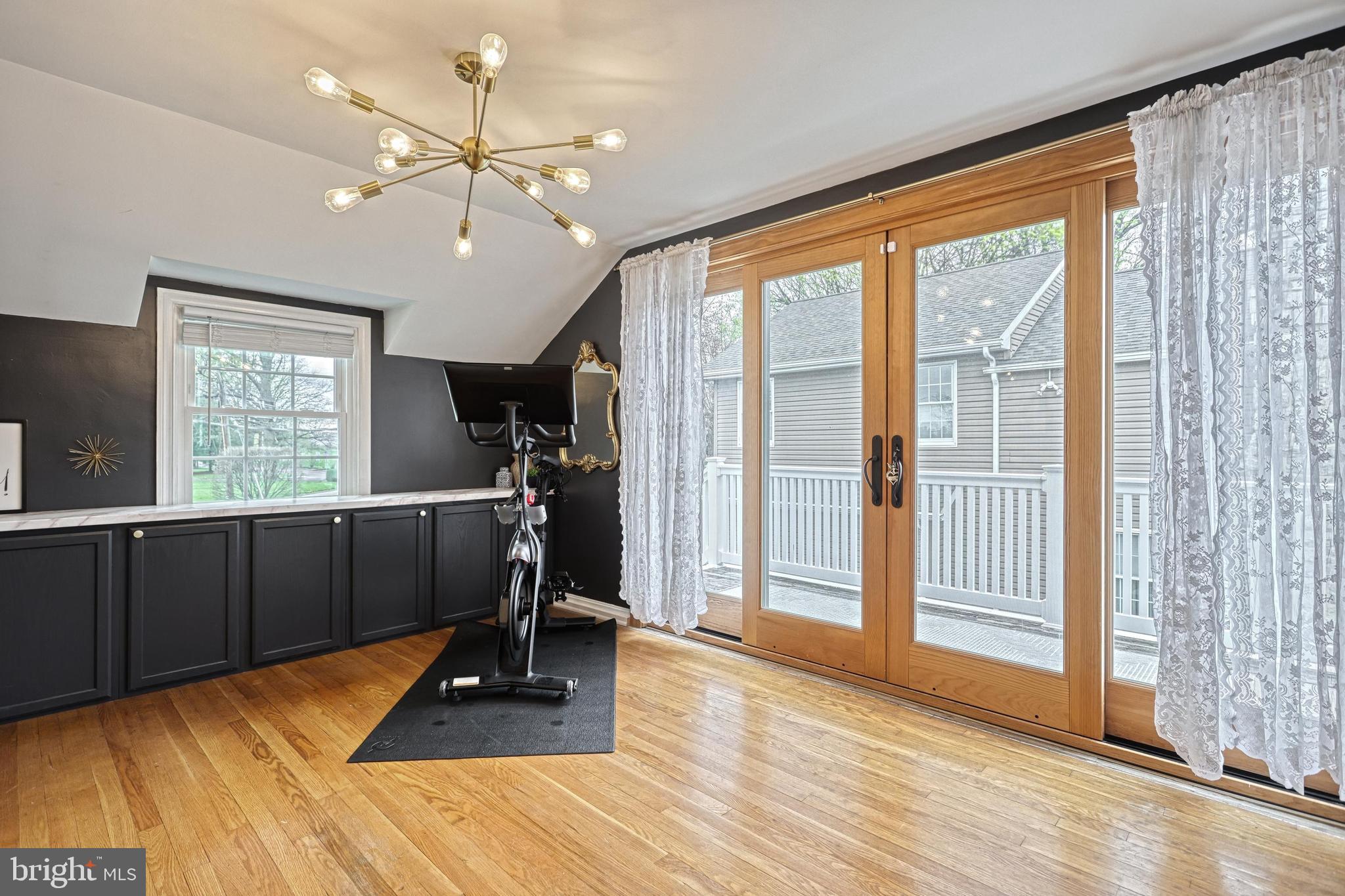 BEVERLY PARK - Residential