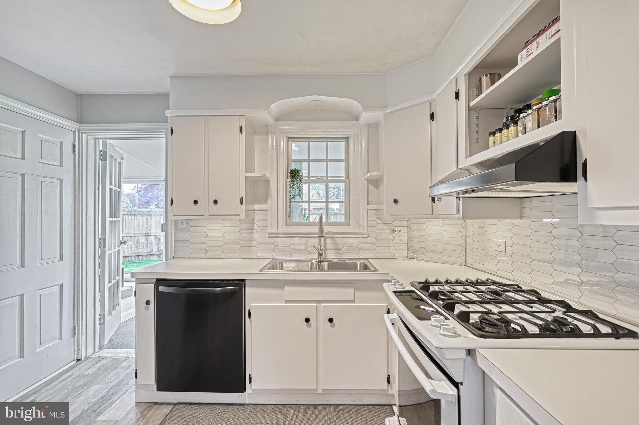 BEVERLY PARK - Residential