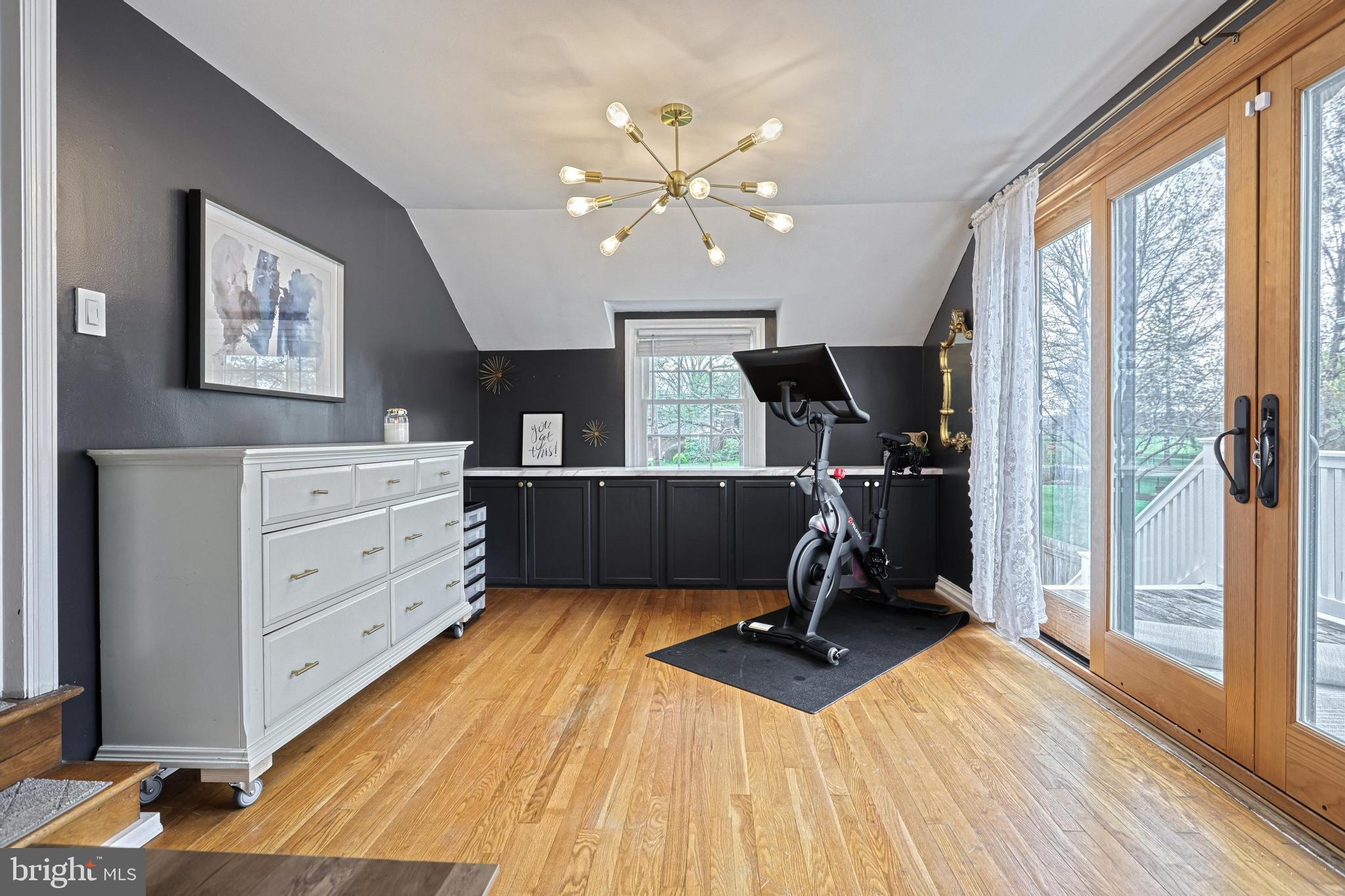 BEVERLY PARK - Residential