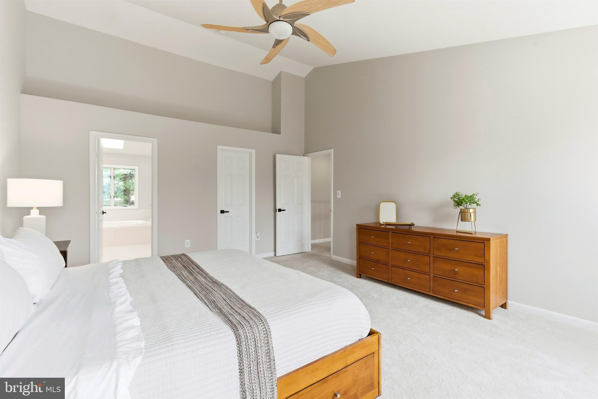 BROAD OAKS - Residential