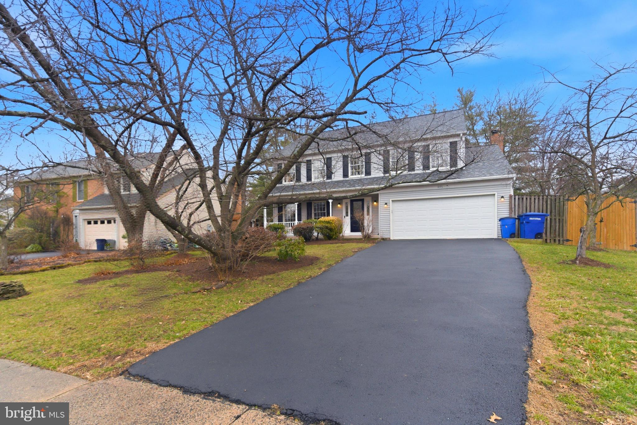 BROAD OAKS - Residential