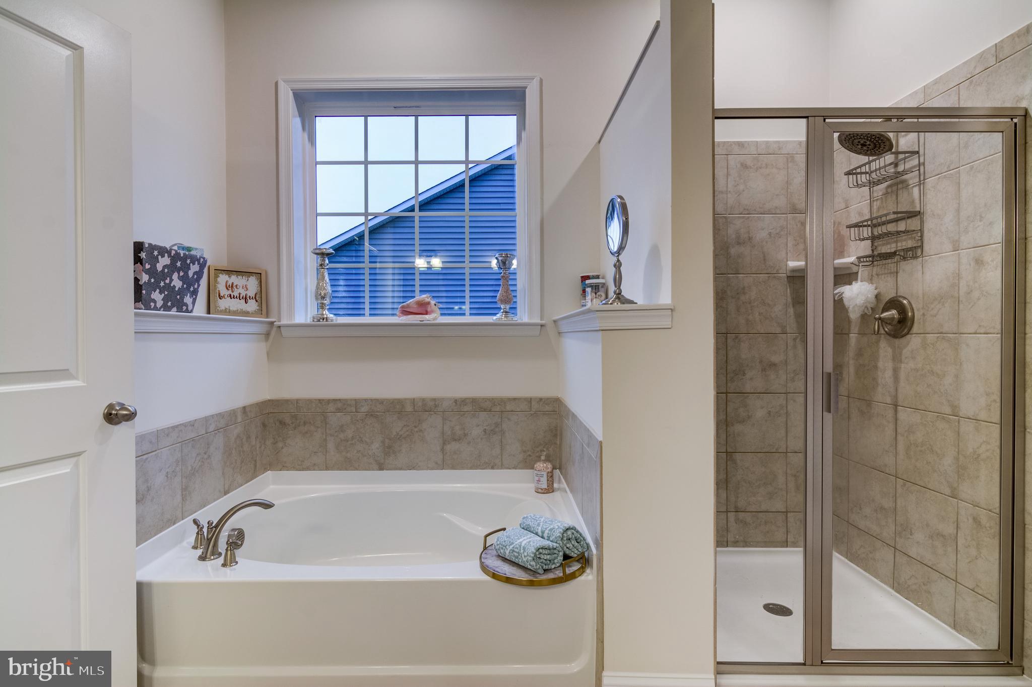 SHELTON WOODS - Residential