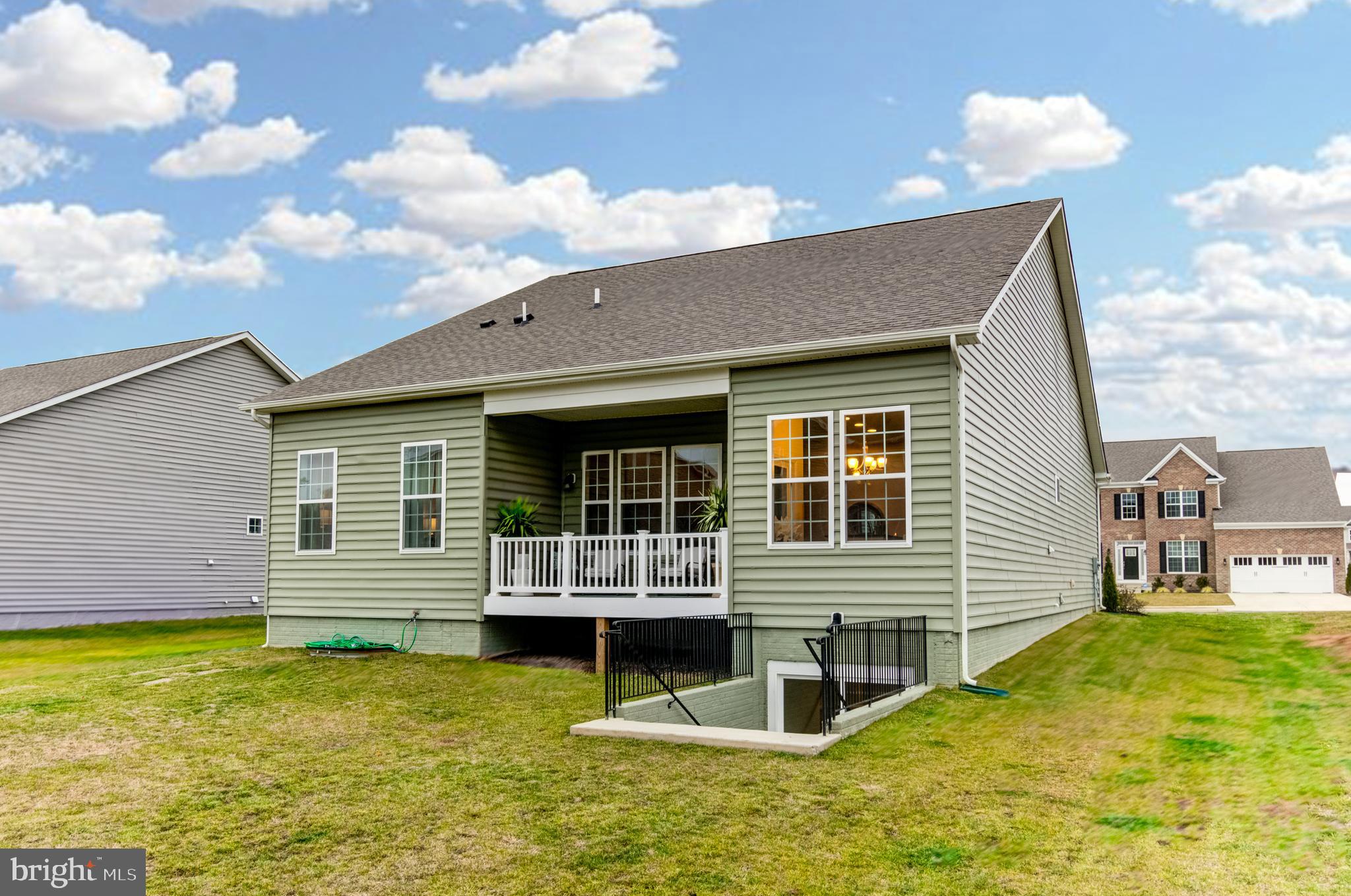 SHELTON WOODS - Residential