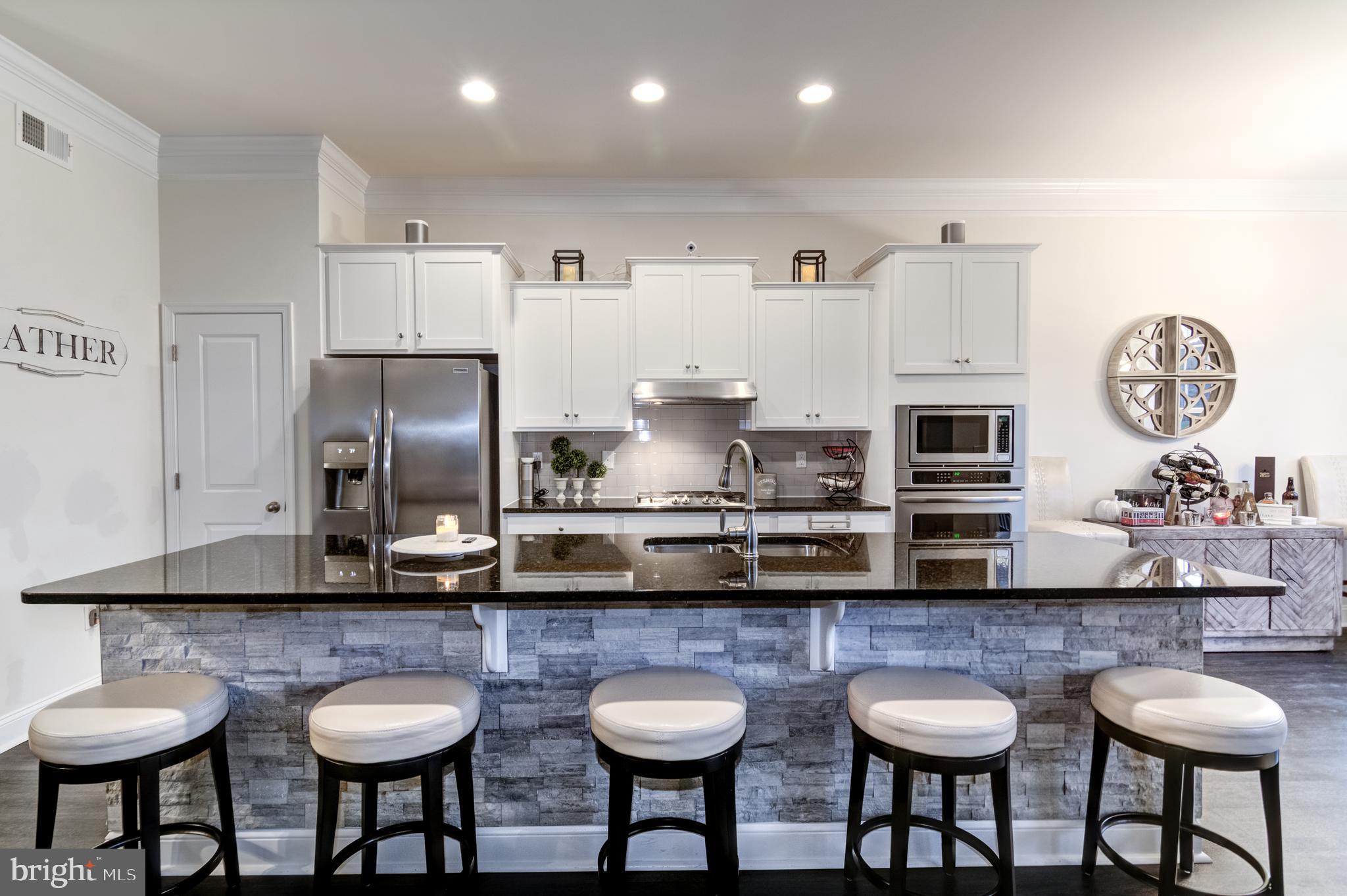 SHELTON WOODS - Residential