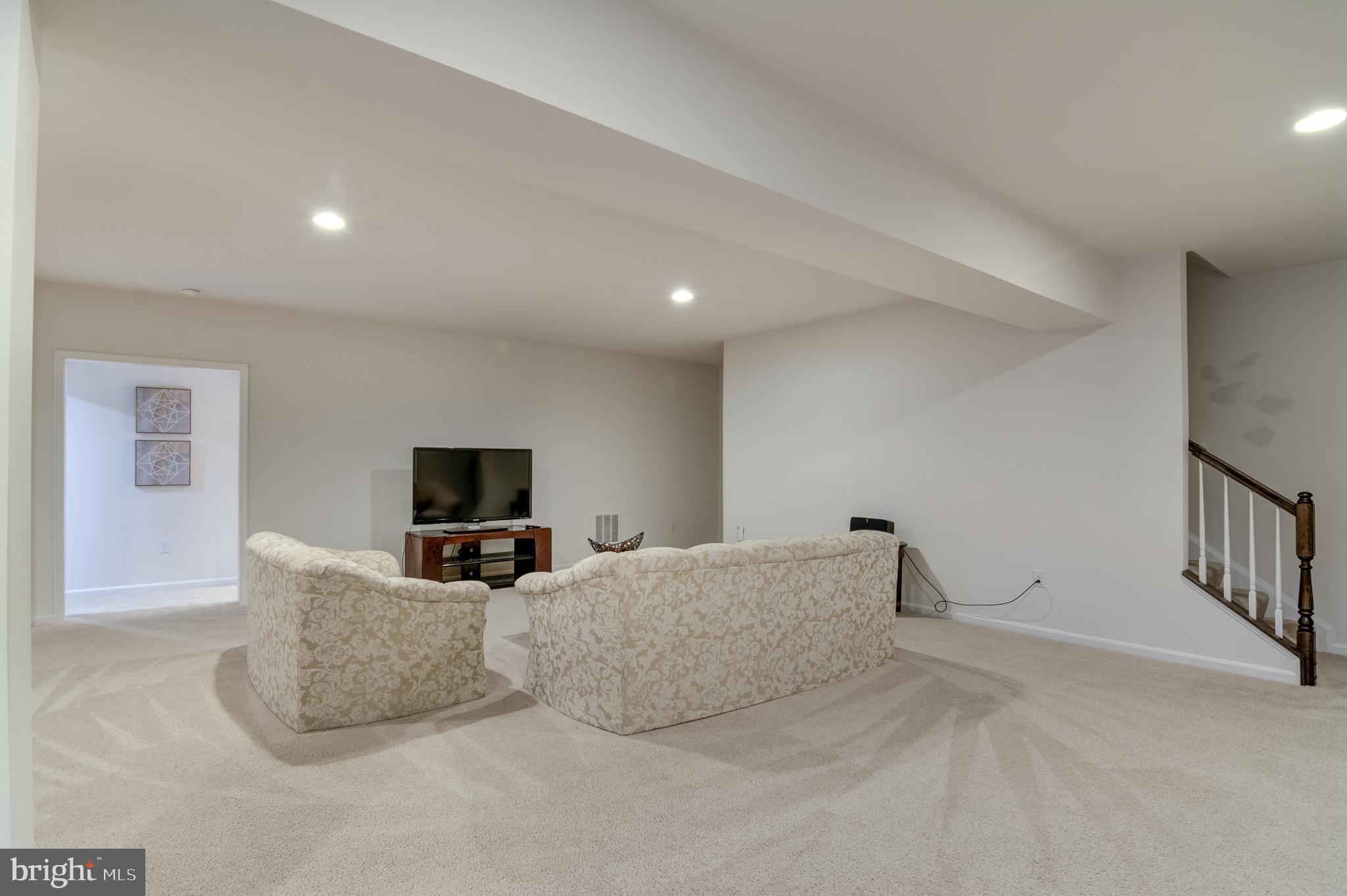 SHELTON WOODS - Residential