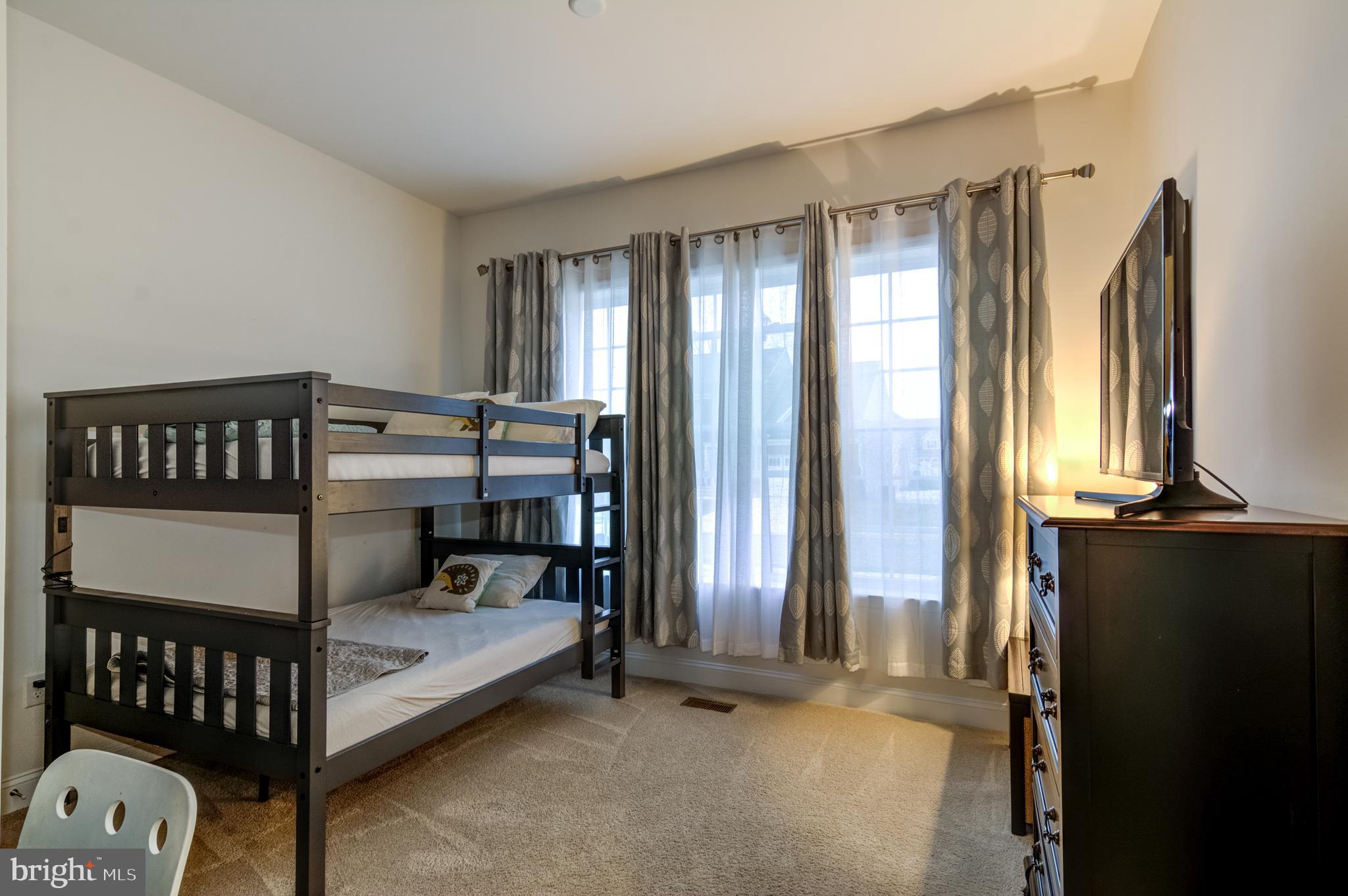 SHELTON WOODS - Residential