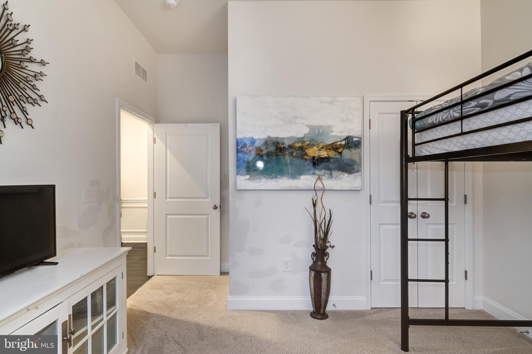 SHELTON WOODS - Residential