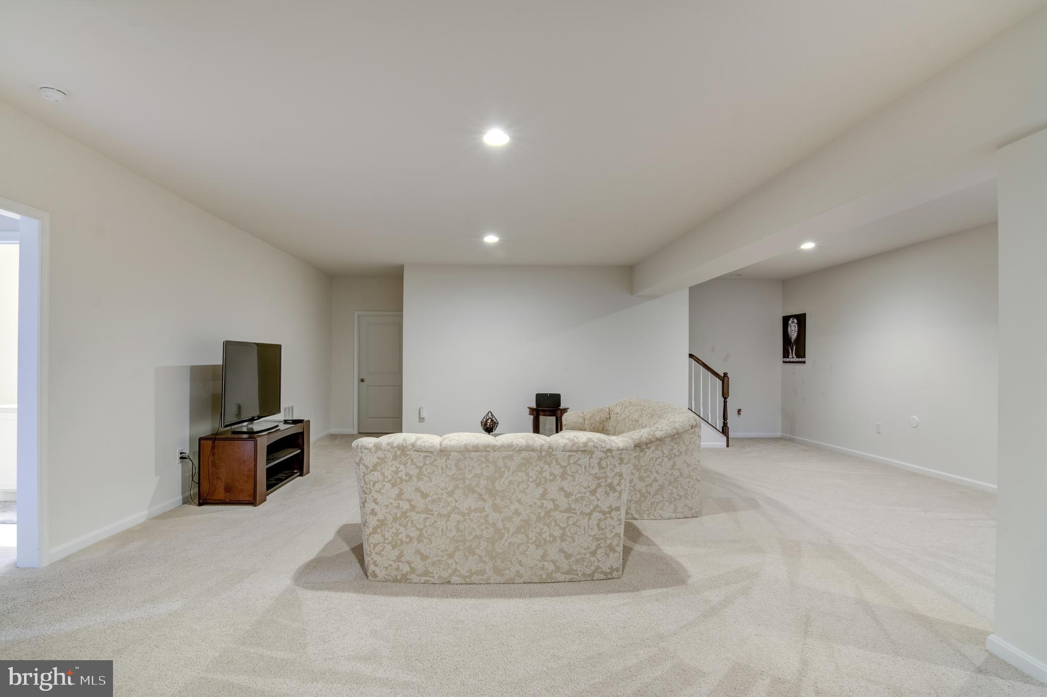 SHELTON WOODS - Residential