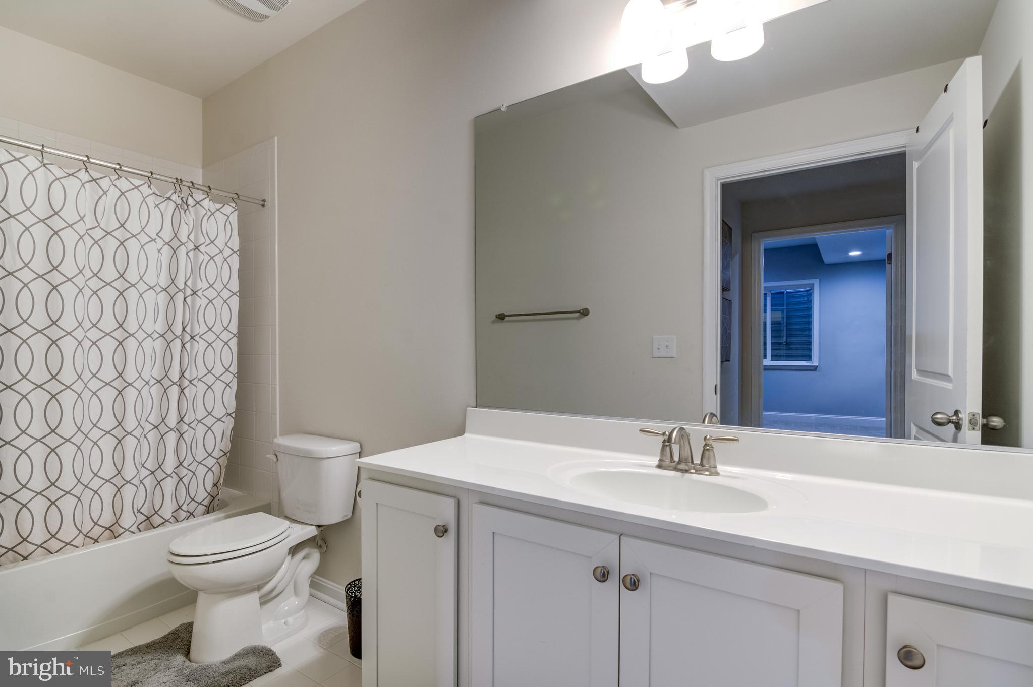 SHELTON WOODS - Residential