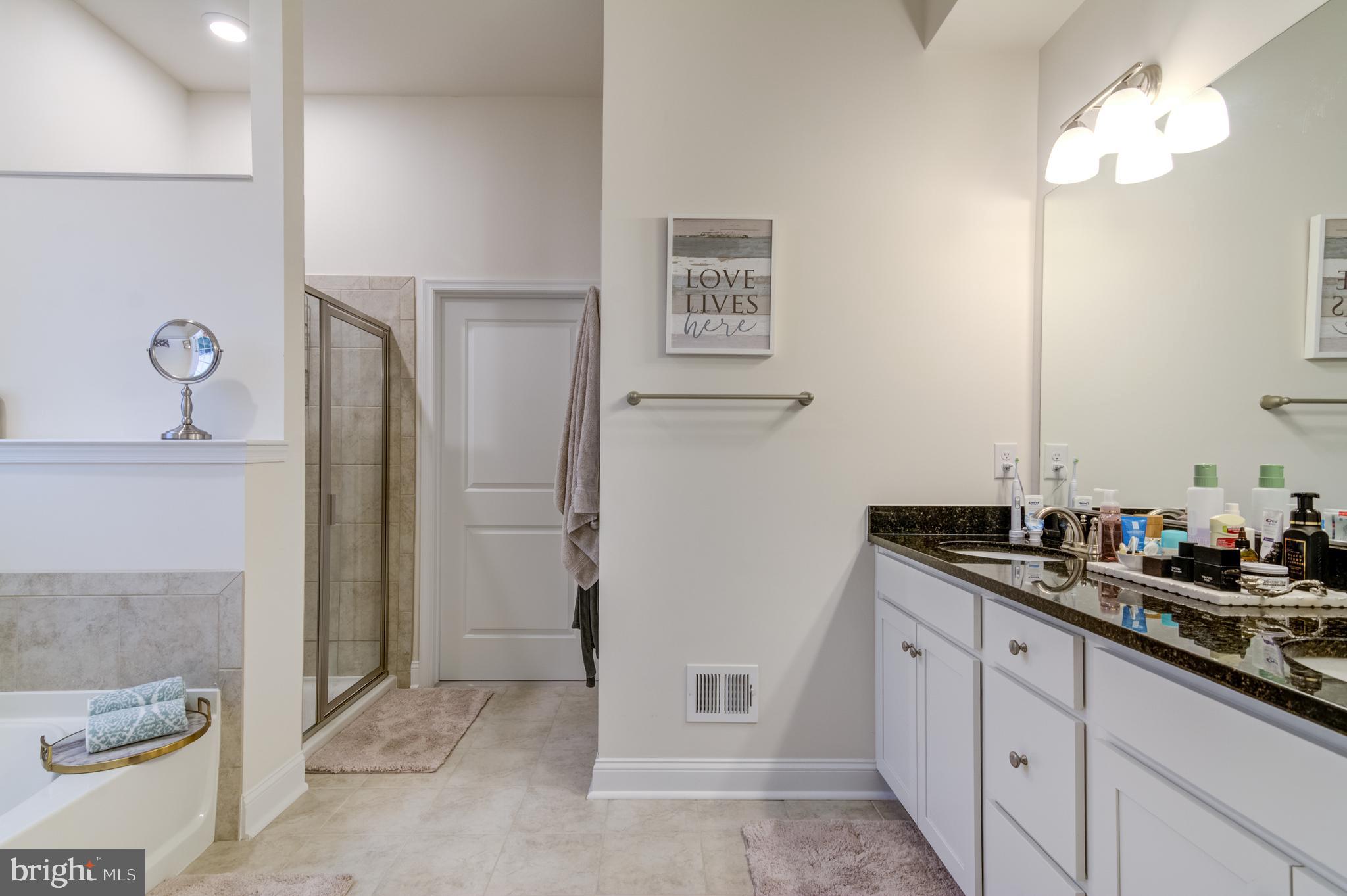 SHELTON WOODS - Residential