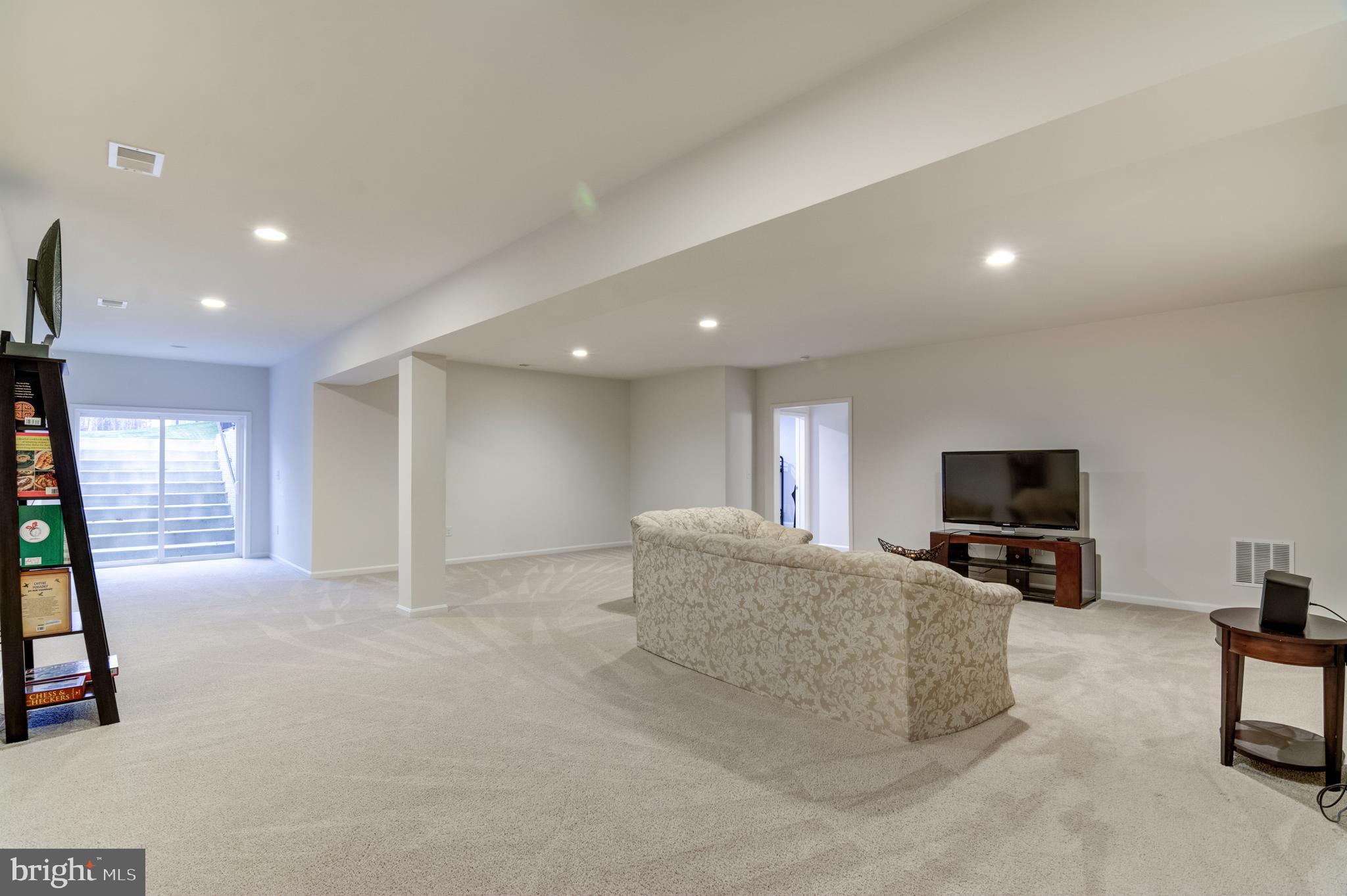 SHELTON WOODS - Residential