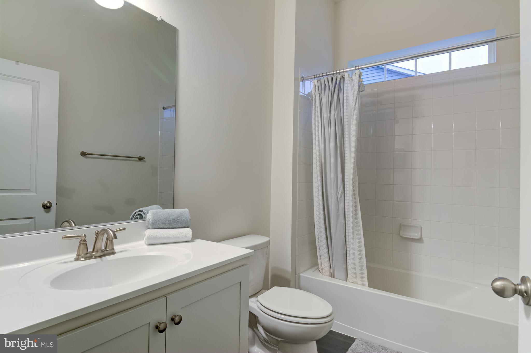 SHELTON WOODS - Residential