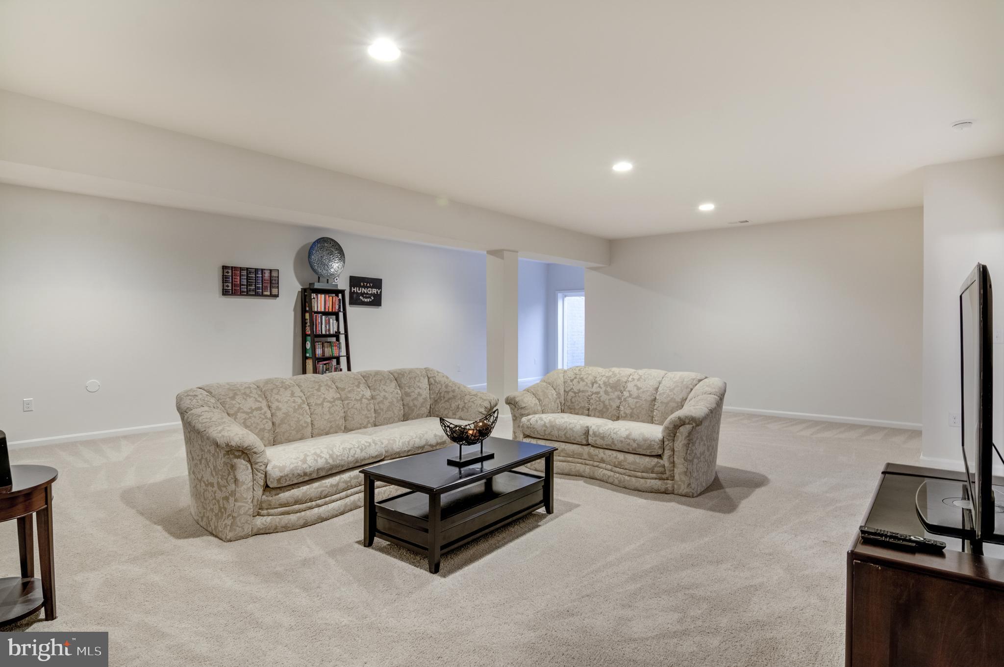 SHELTON WOODS - Residential