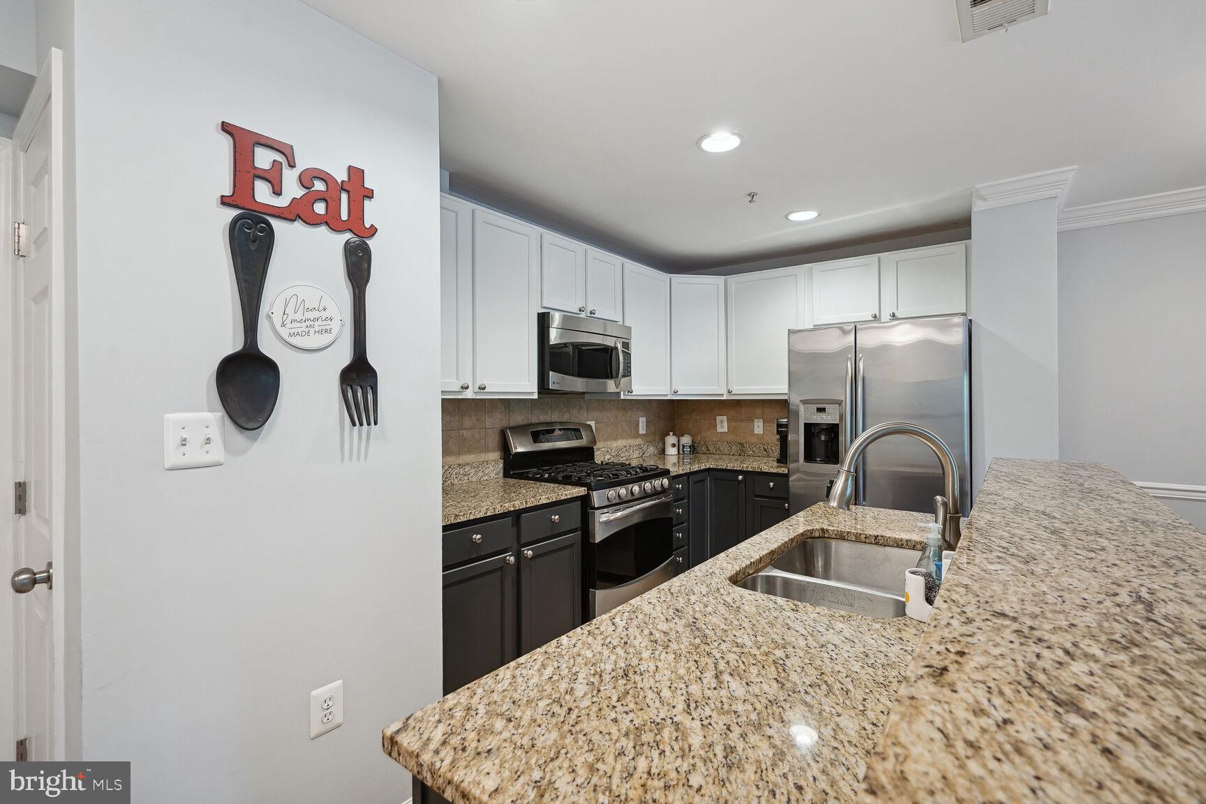 MARKET CENTER CONDOMINIUM - Residential