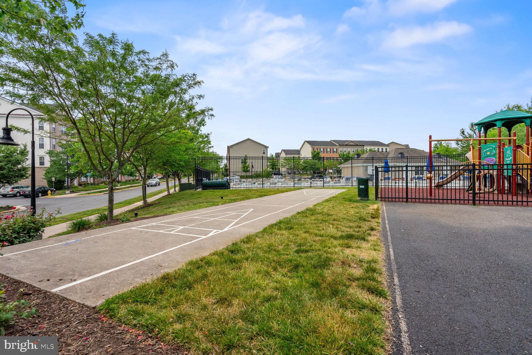 MARKET CENTER CONDOMINIUM - Residential