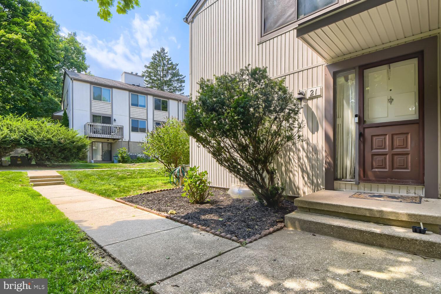 21 EASTFORD COURT 21