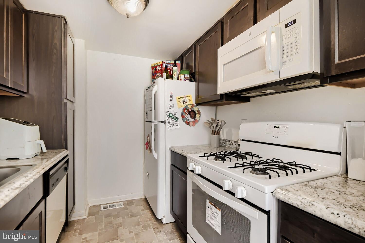 21 EASTFORD COURT 21