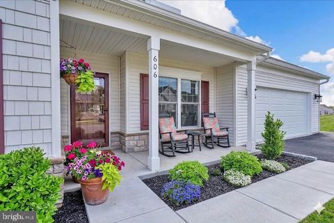 Homes For Sale - 606 Lilliana Drive<br/> LEBANON, PA 17046
