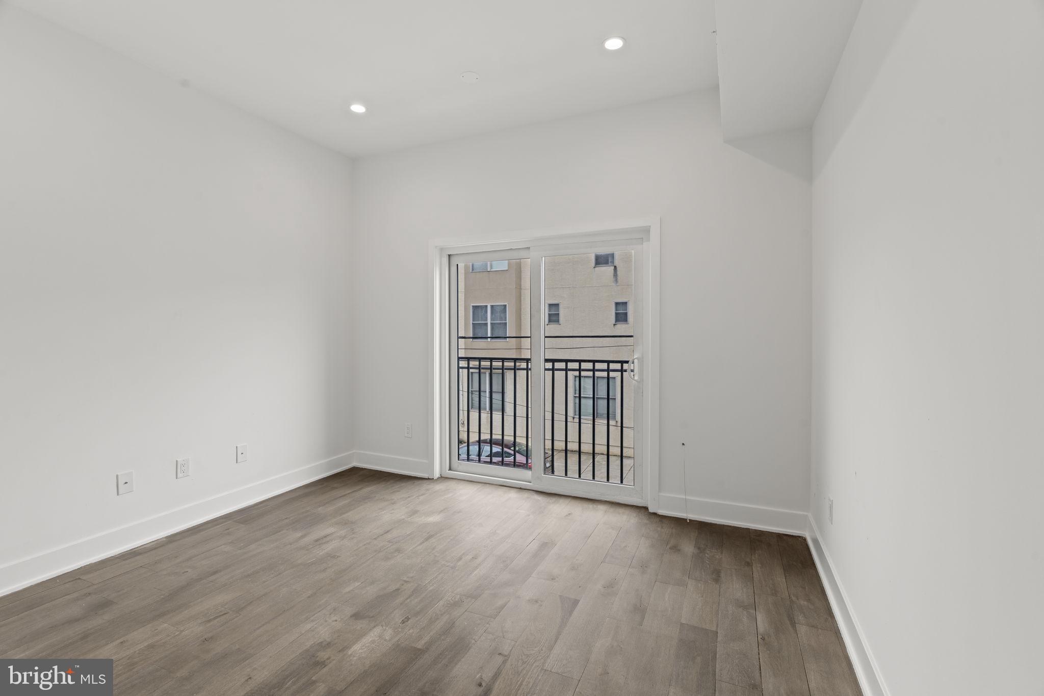 POINT BREEZE - Residential Lease