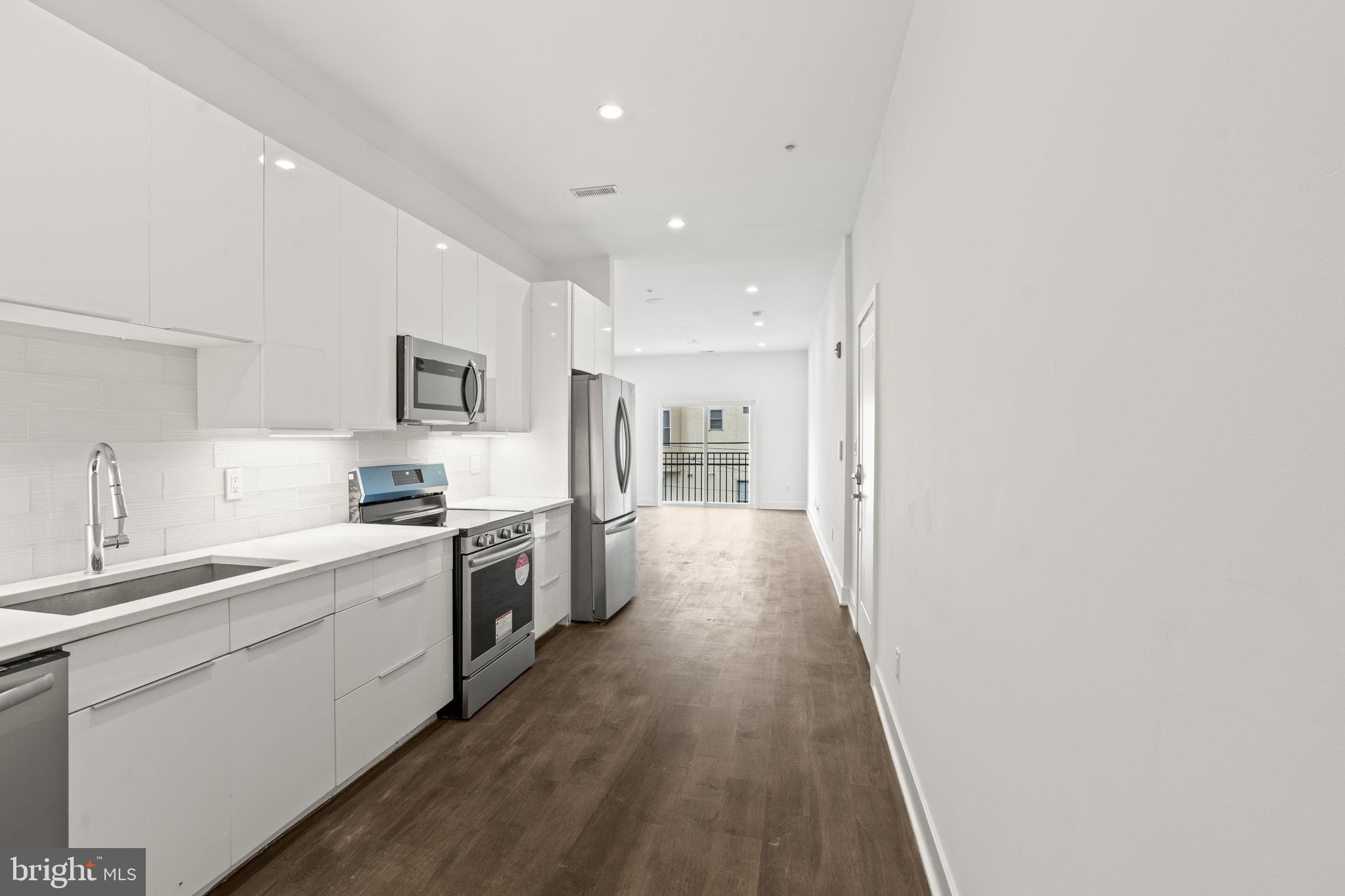 POINT BREEZE - Residential Lease