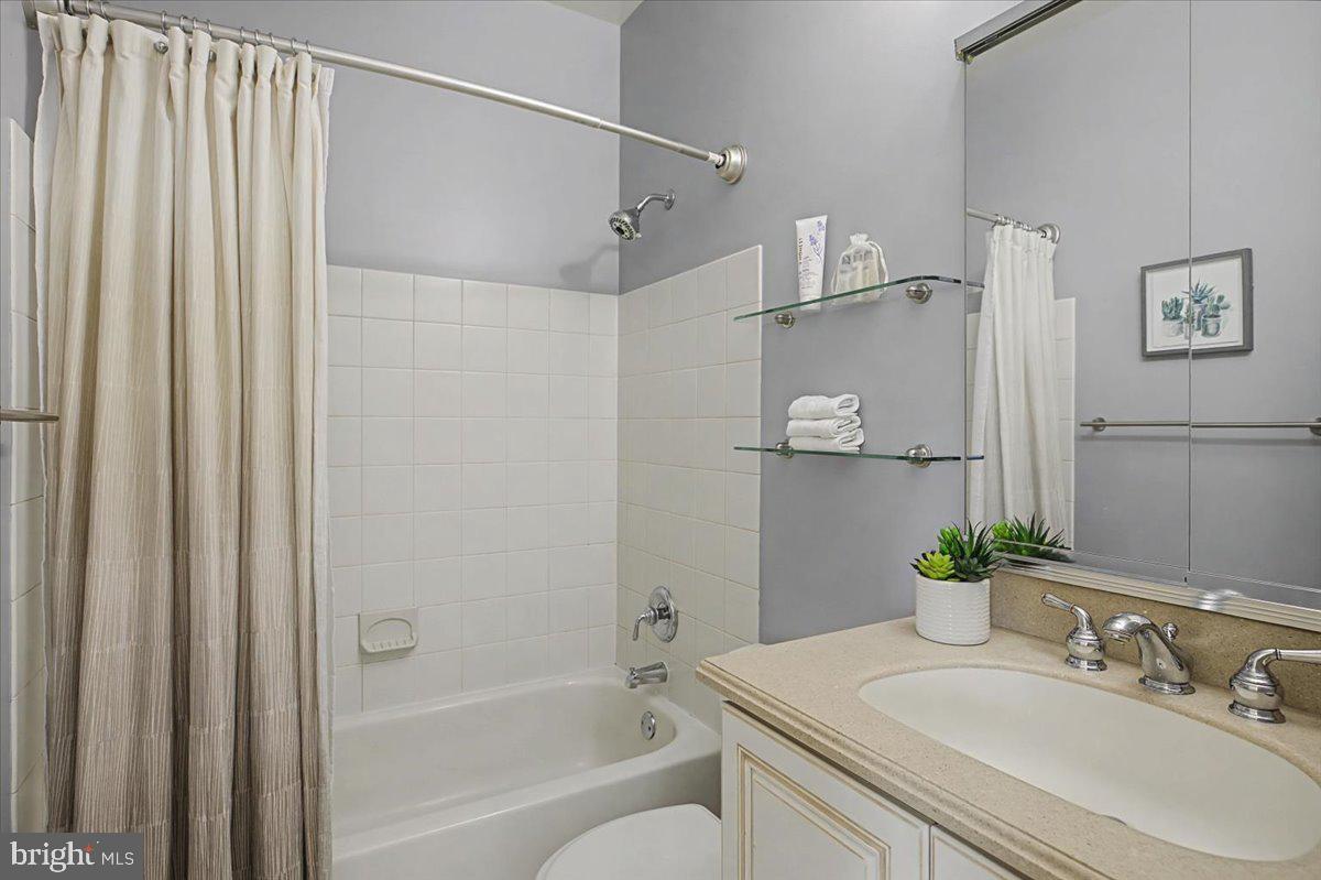 RIDINGS OF WARWICK - Residential