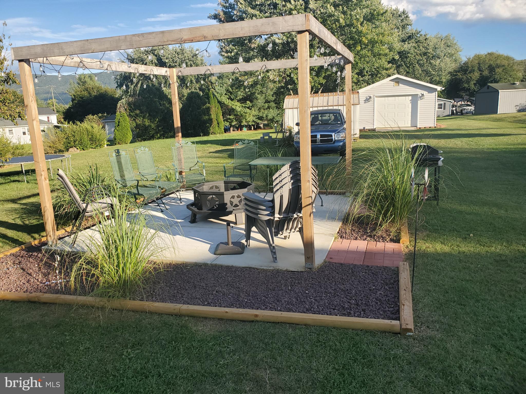 DUTCH LANE - Residential